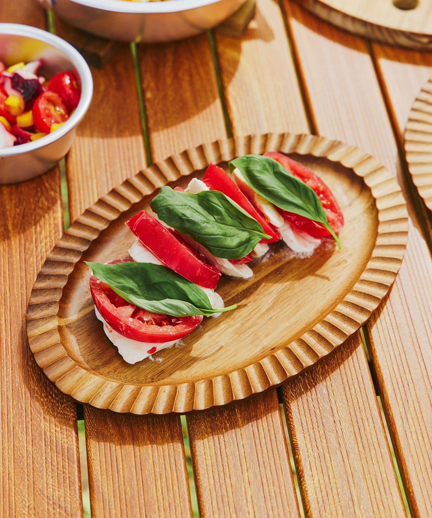 salut!(サリュ) アカシアオーバルリブプレート：27cm／アウトドア