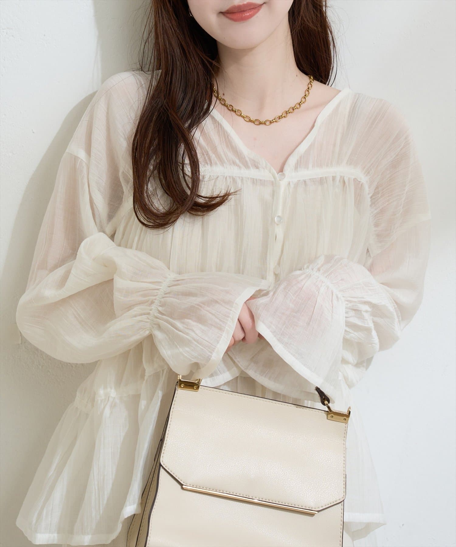 natural couture(ナチュラルクチュール) シャーリングセミシアーブラウス