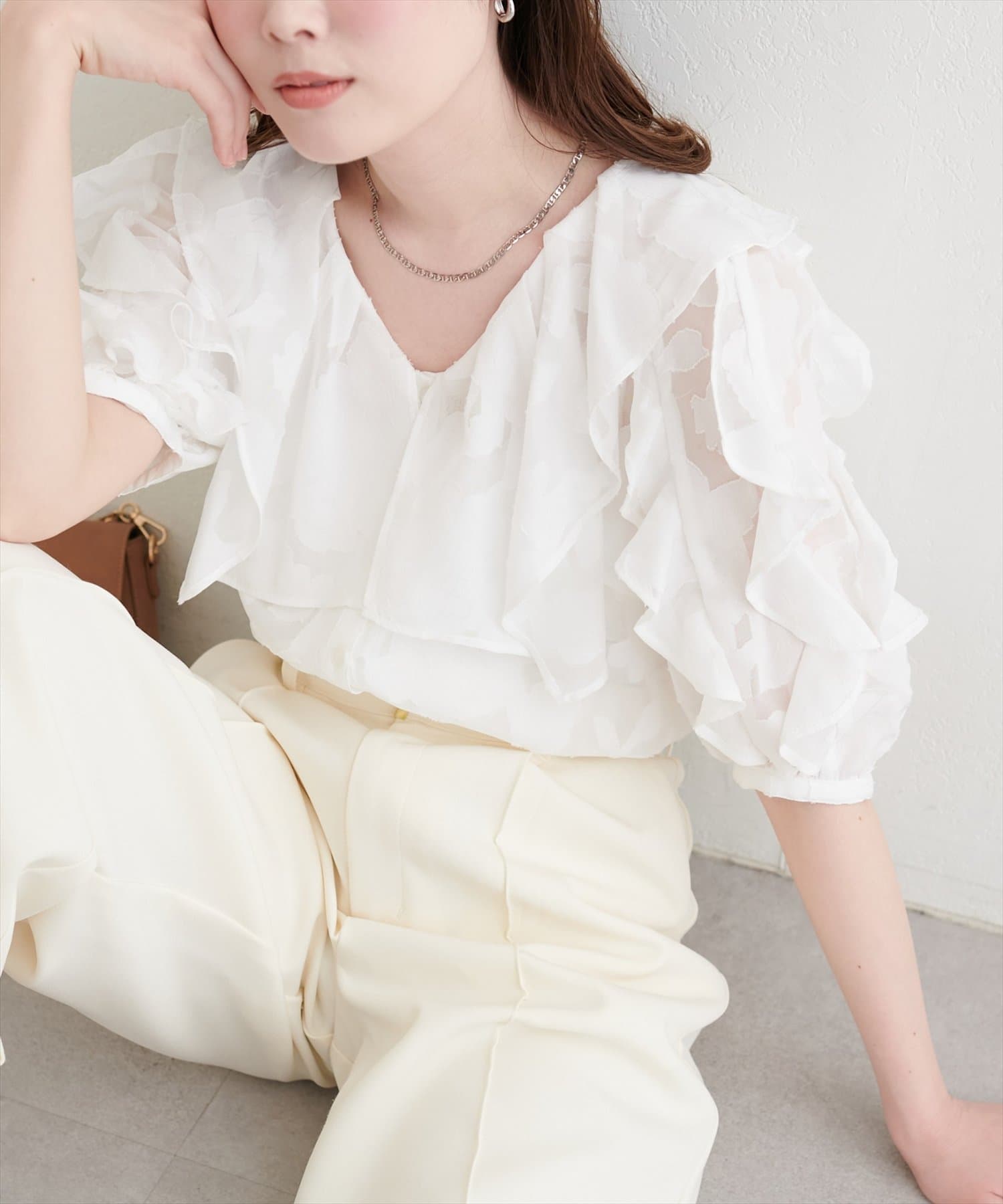 natural couture(ナチュラルクチュール) オパールフラワーシアーブラウス