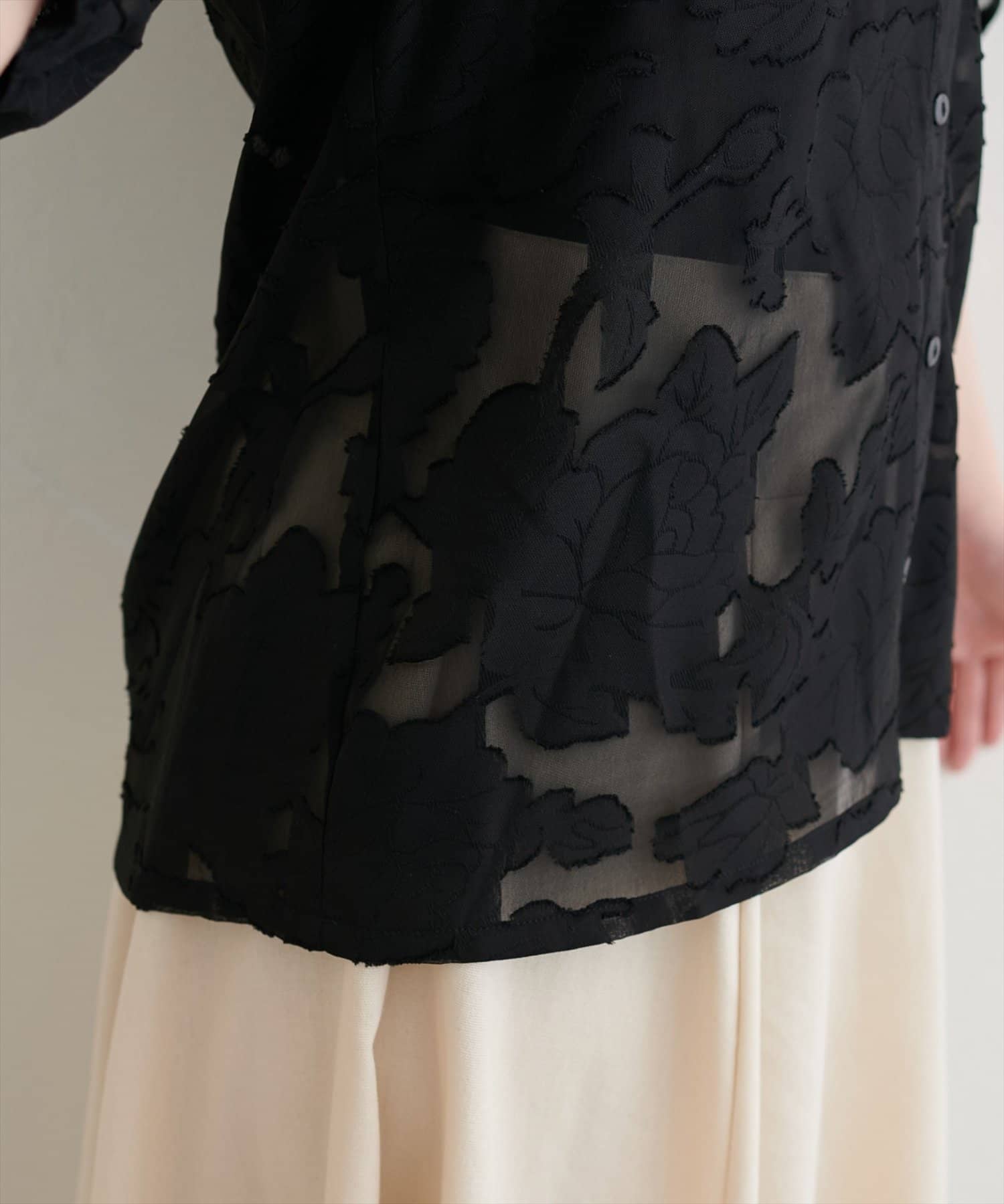 natural couture(ナチュラルクチュール) オパールフラワーシアーブラウス