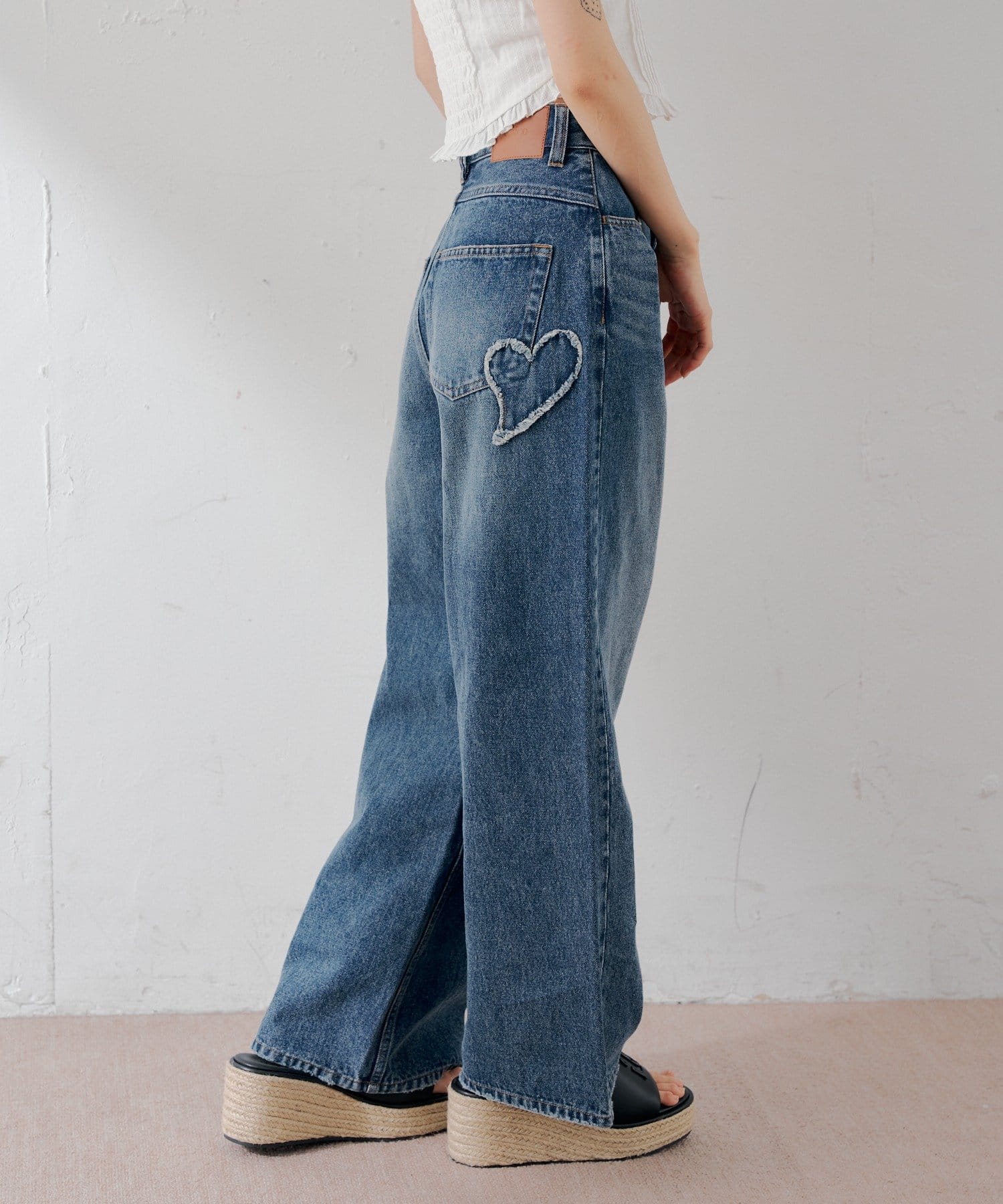 Chico(チコ) ポケットデザインワイドデニム