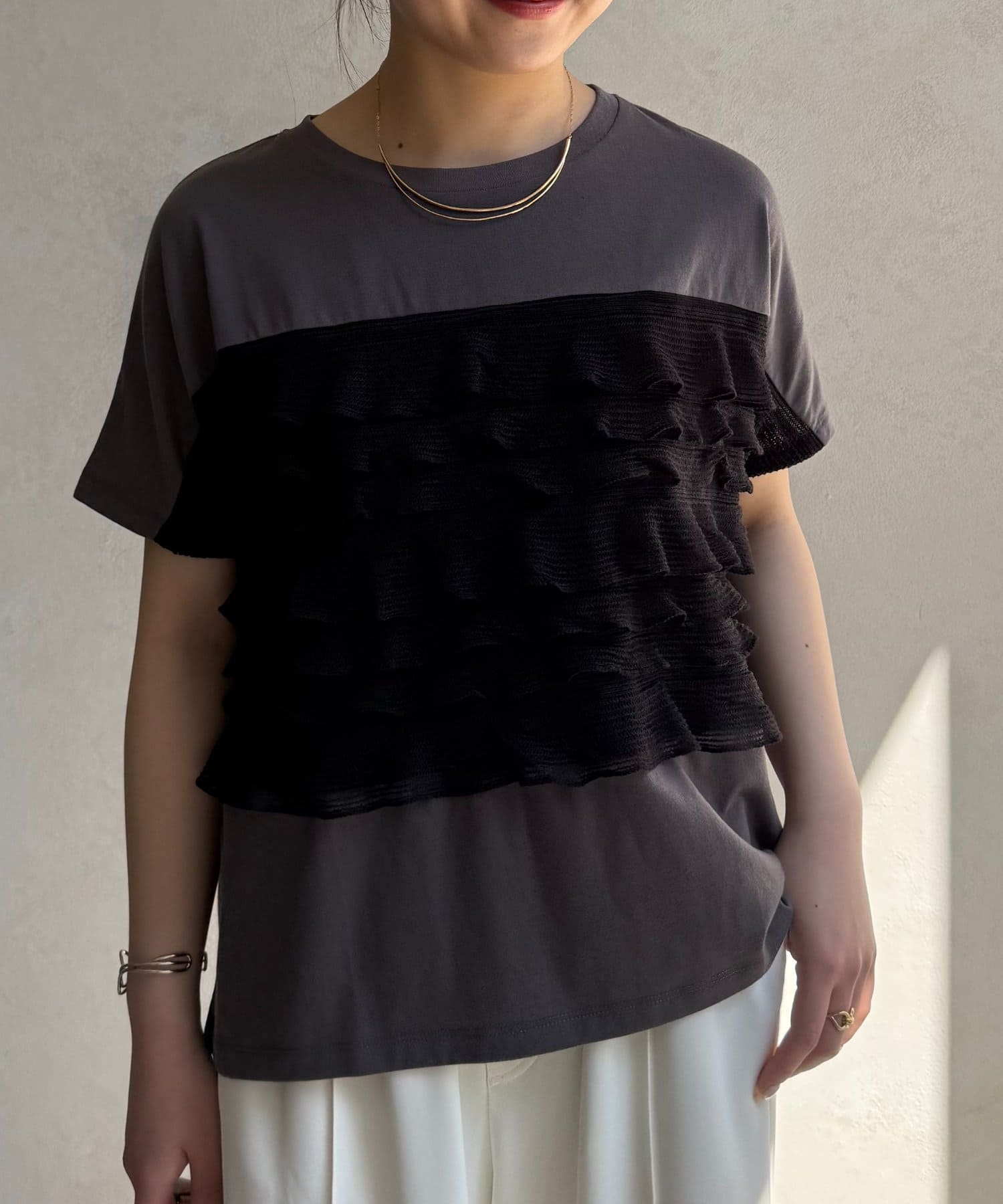 Jena　espace merveilleux(ジェナ　エスパスメルヴェイユ) シアーフリルカットソー