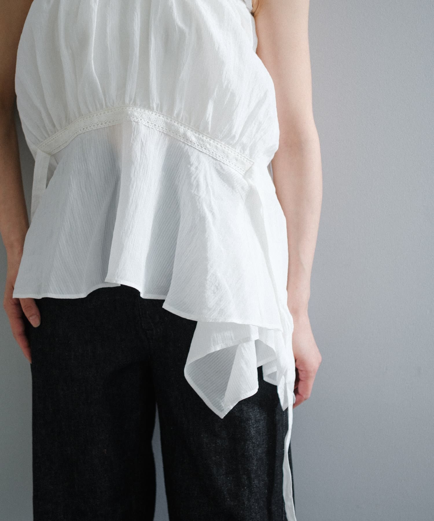 OUTLET(アウトレット) 【Pasterip】one shoulder lace blouse