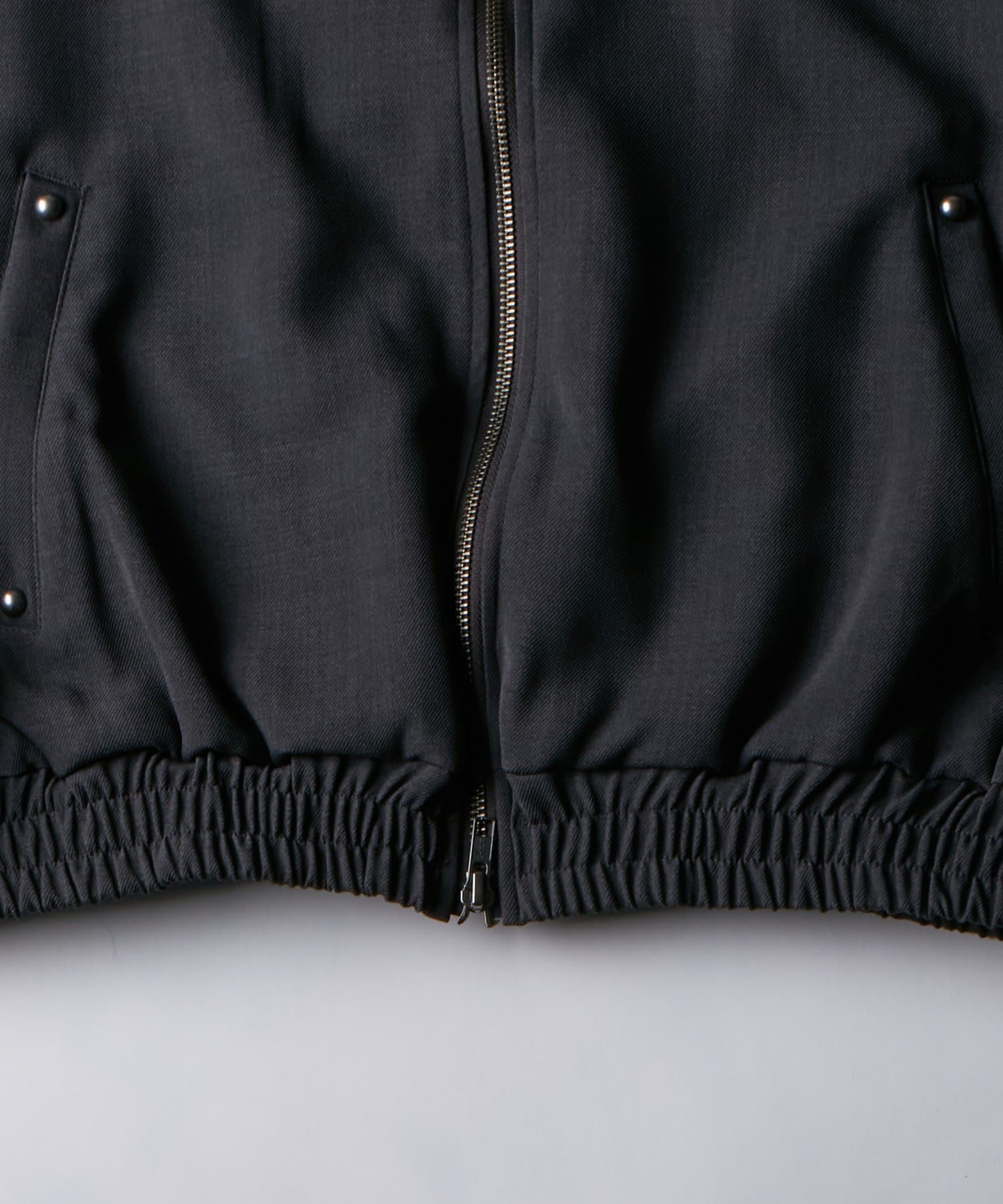 OUTLET(アウトレット) 【WHO'S WHO gallery】トロピカル襟レザー切り替えジップブルゾン