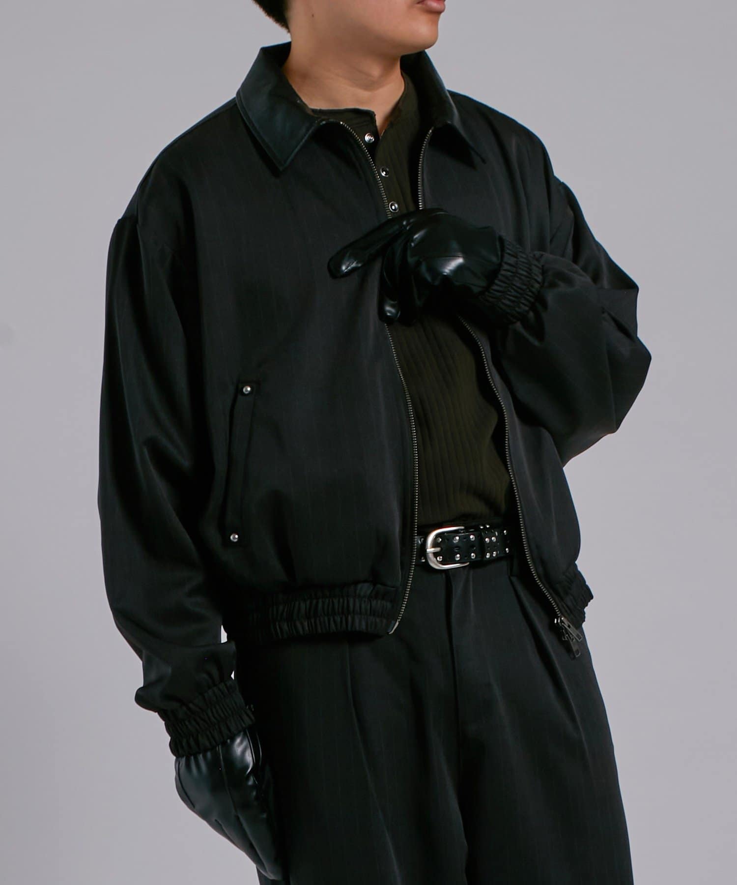 OUTLET(アウトレット) 【WHO'S WHO gallery】トロピカル襟レザー切り替えジップブルゾン