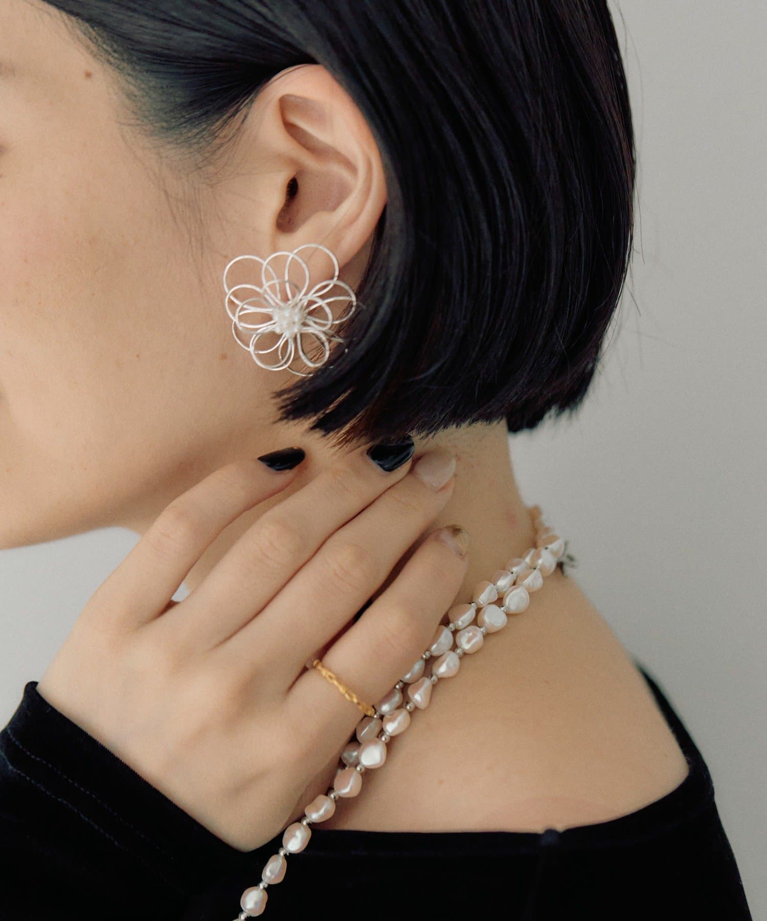 OUTLET(アウトレット) 【ear PAPILLONNER】ワイヤーフラワーピアス