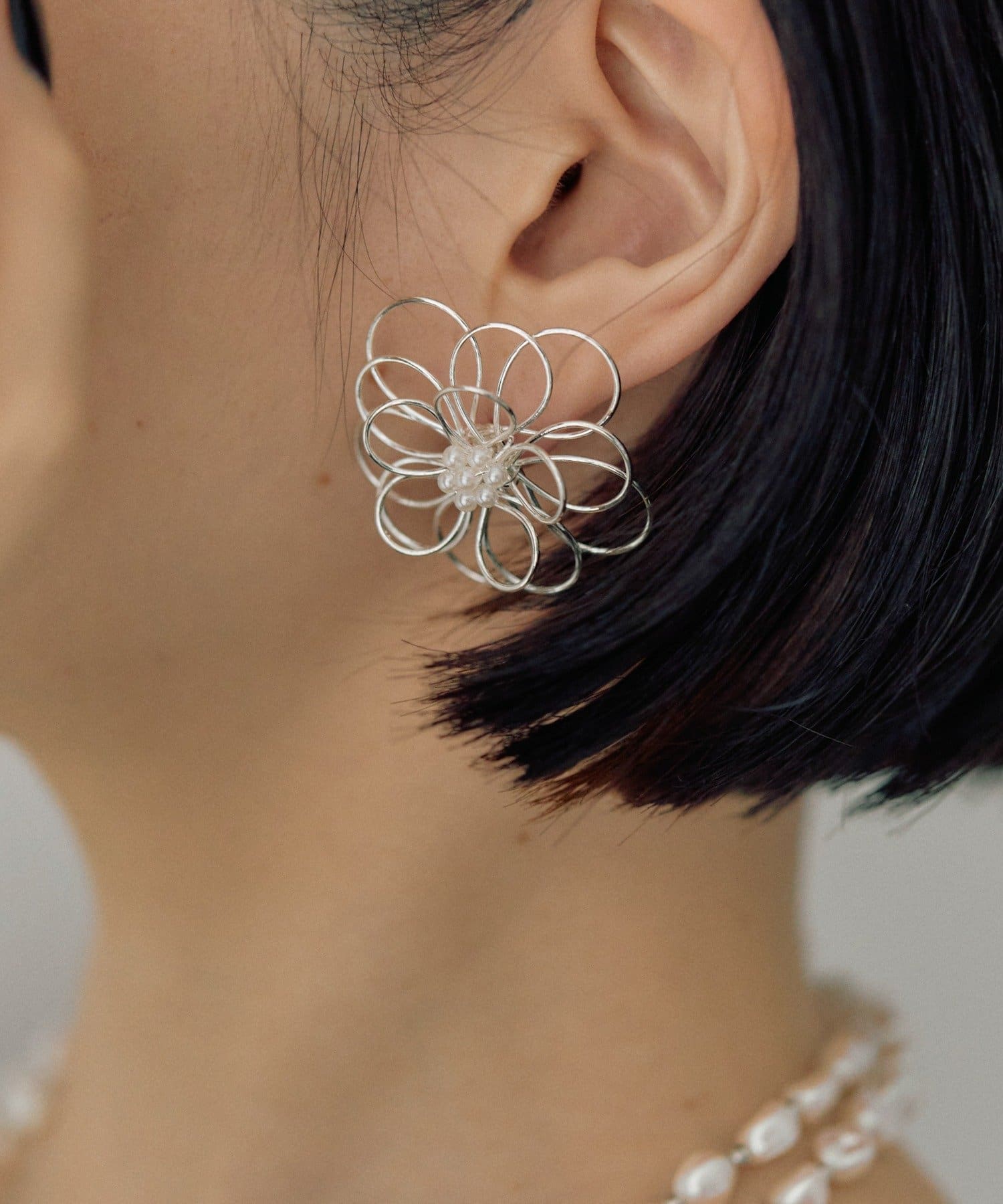 OUTLET(アウトレット) 【ear PAPILLONNER】ワイヤーフラワーピアス