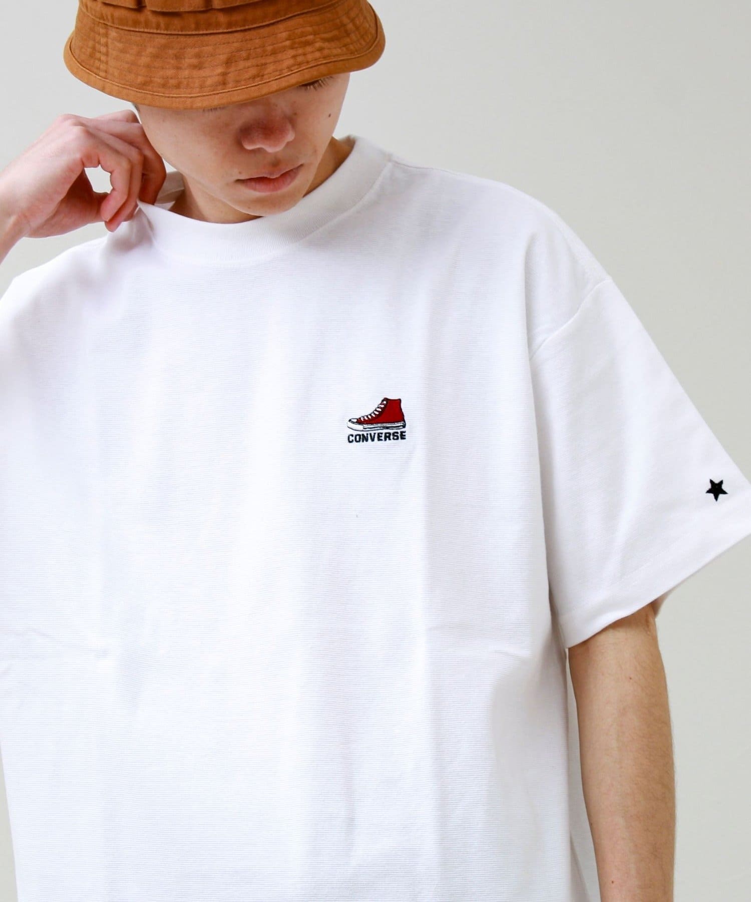 FREDY & GLOSTER(フレディ アンド グロスター) 【CONVERSE】ワンポイント シューズ刺繍Tシャツ