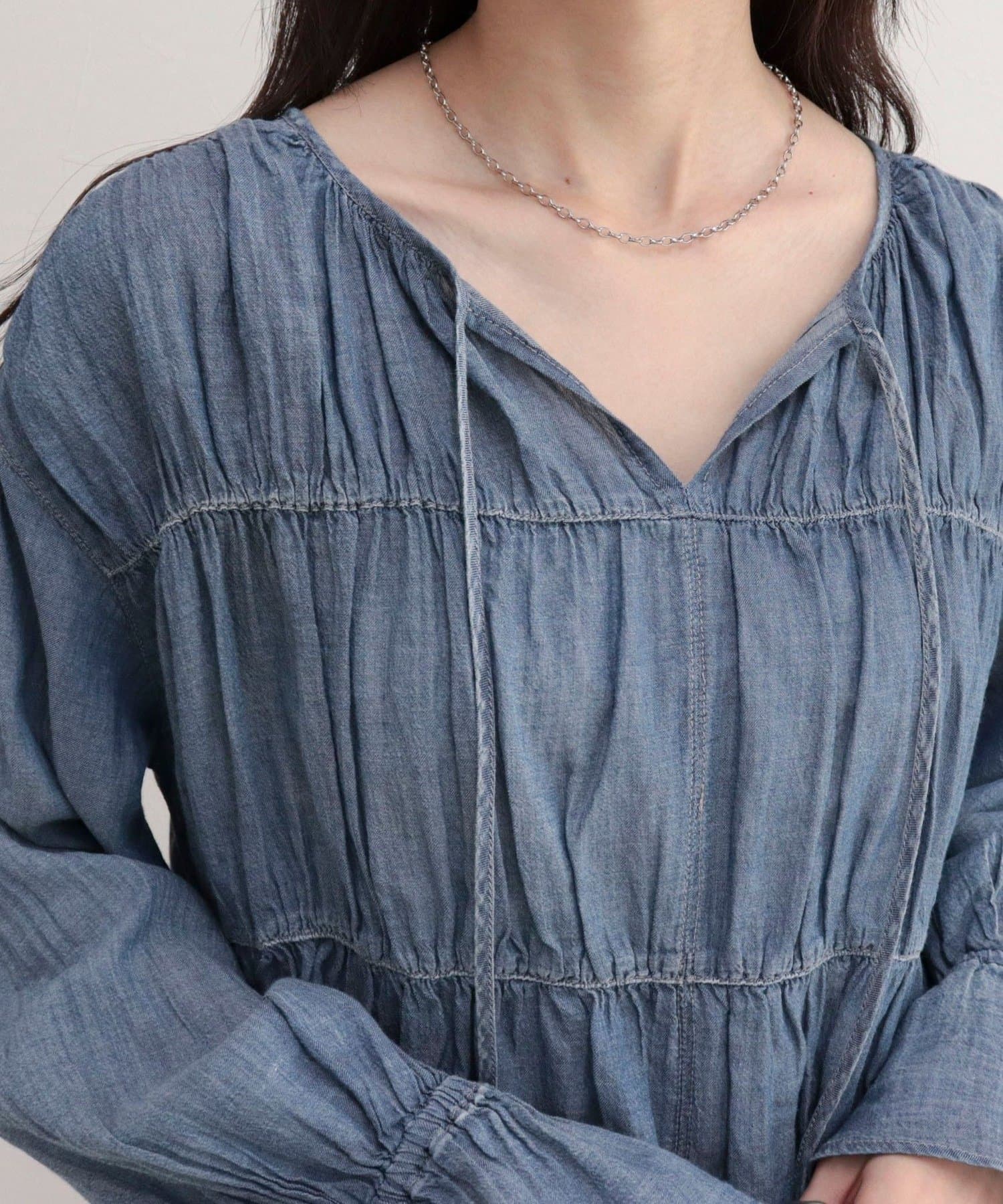 FREDY & GLOSTER(フレディ アンド グロスター) コットンボイルシアーデニムシャーリングブラウス