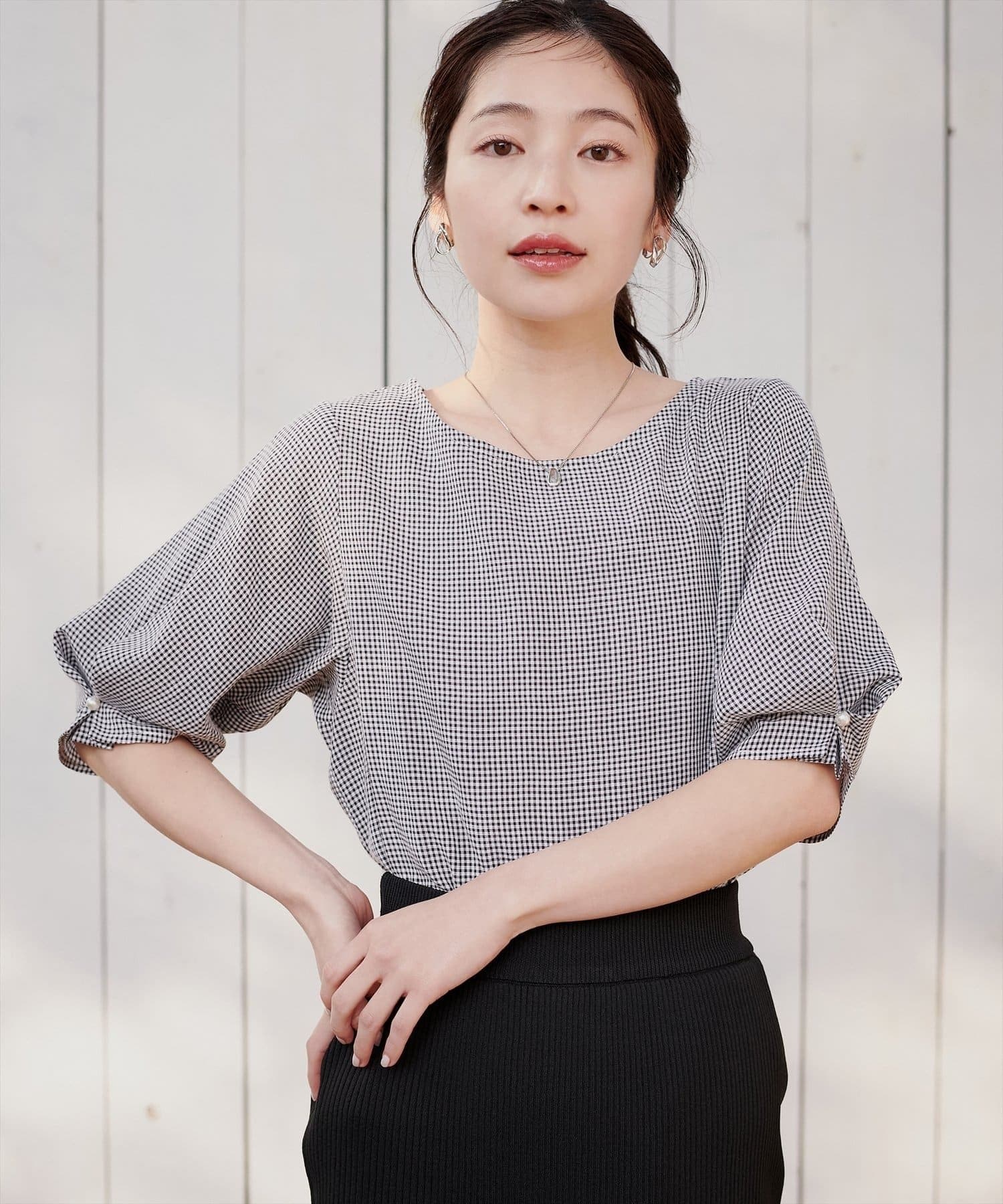 natural couture(ナチュラルクチュール) パール付きタックスリーブブラウス