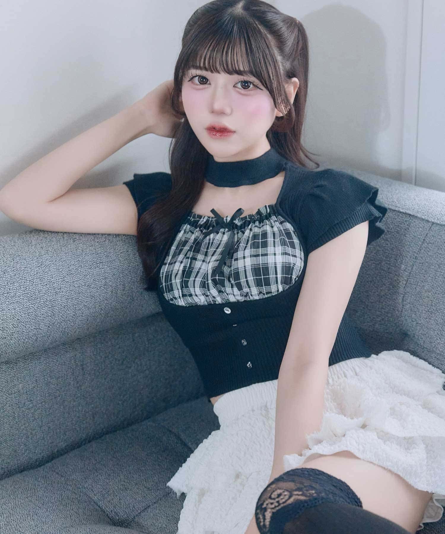 Belle Charme(ベルシャルム) Frill Sleeves Choker Rib Knit