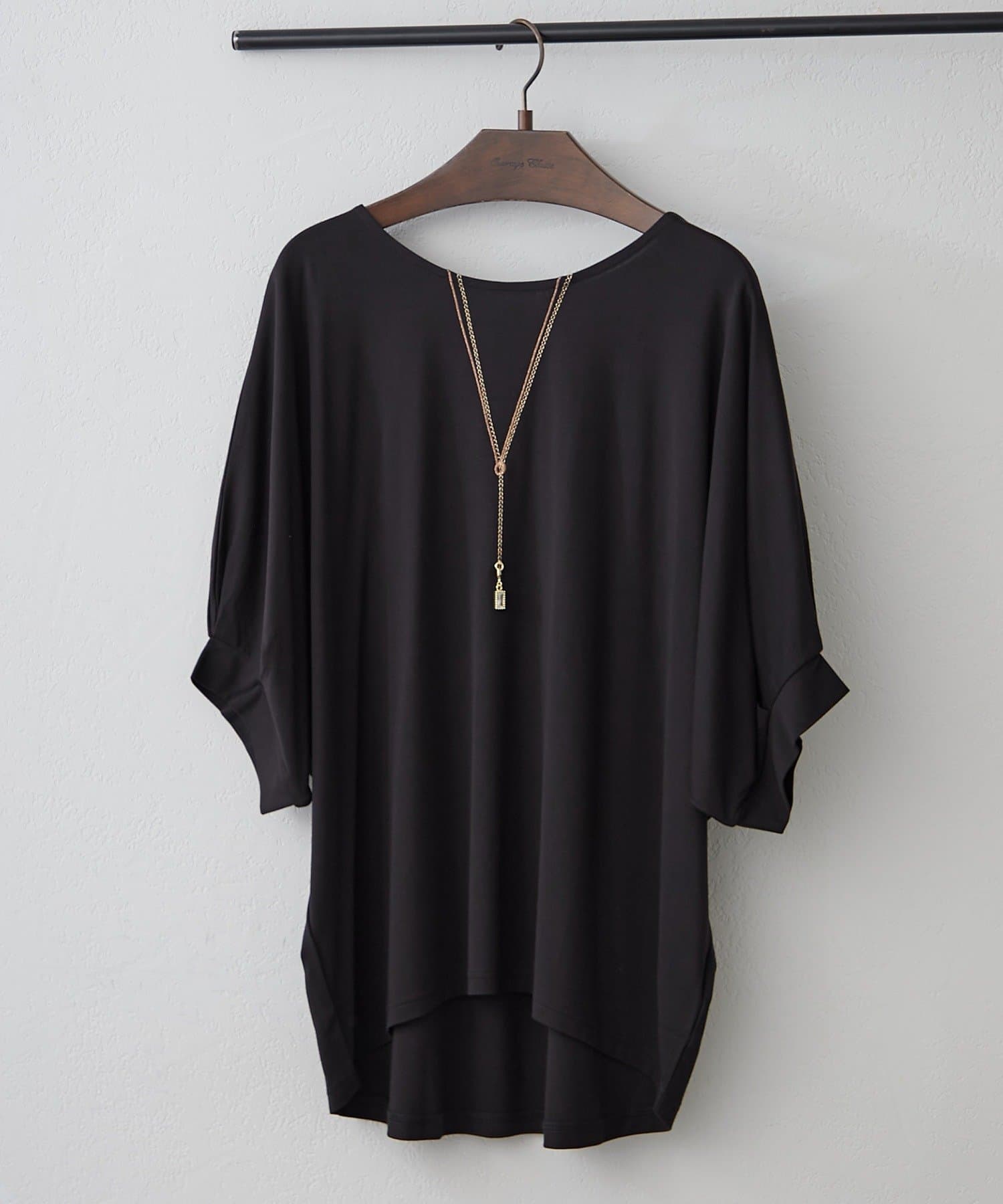 Remind me and forever(リマインドミーアンドフォーエバー) 《着るだけで完成》アクセサリー付ドルマンＴシャツ