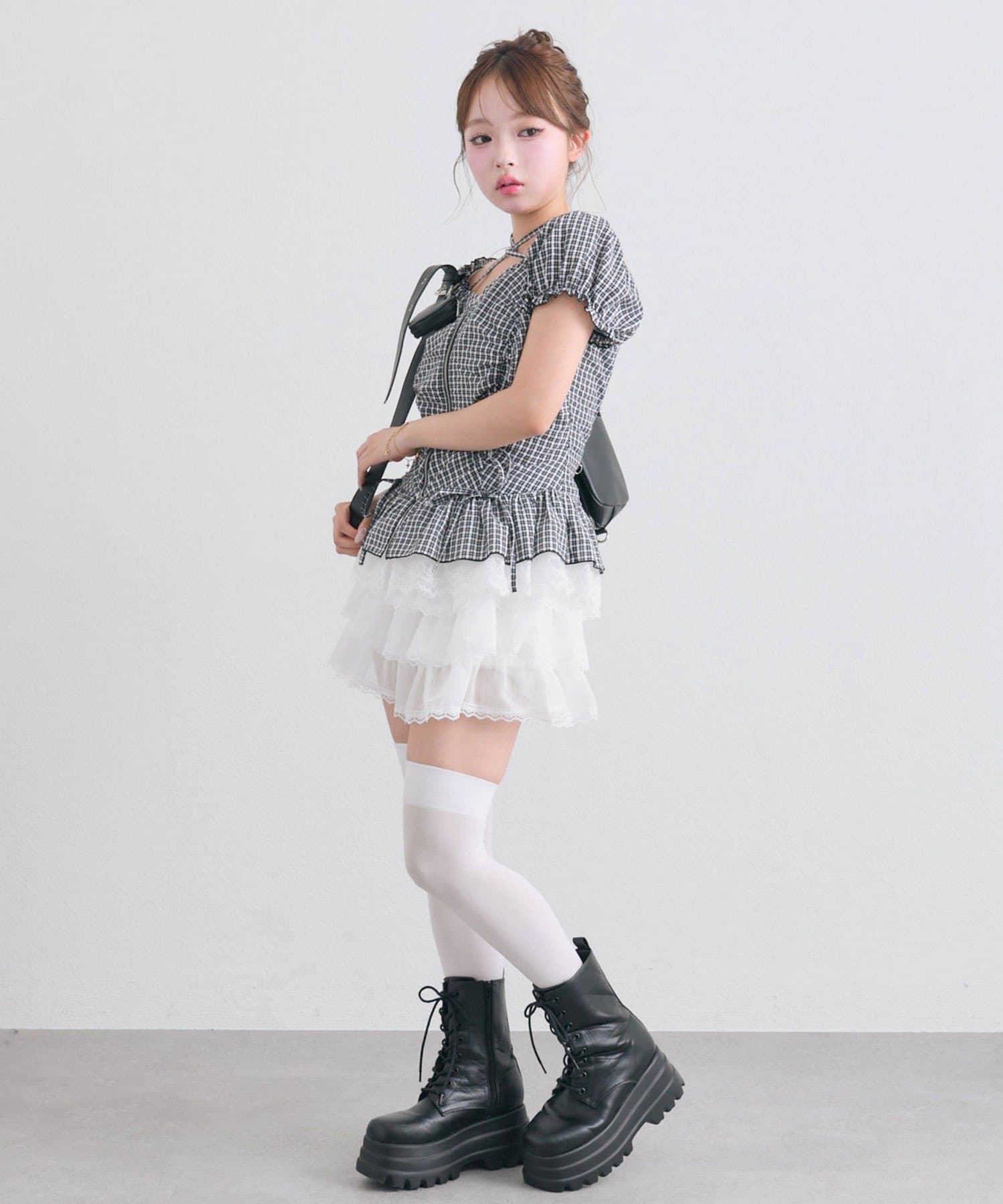 OLIVE des OLIVE(オリーブ デ オリーブ) ペプラムジップブラウス