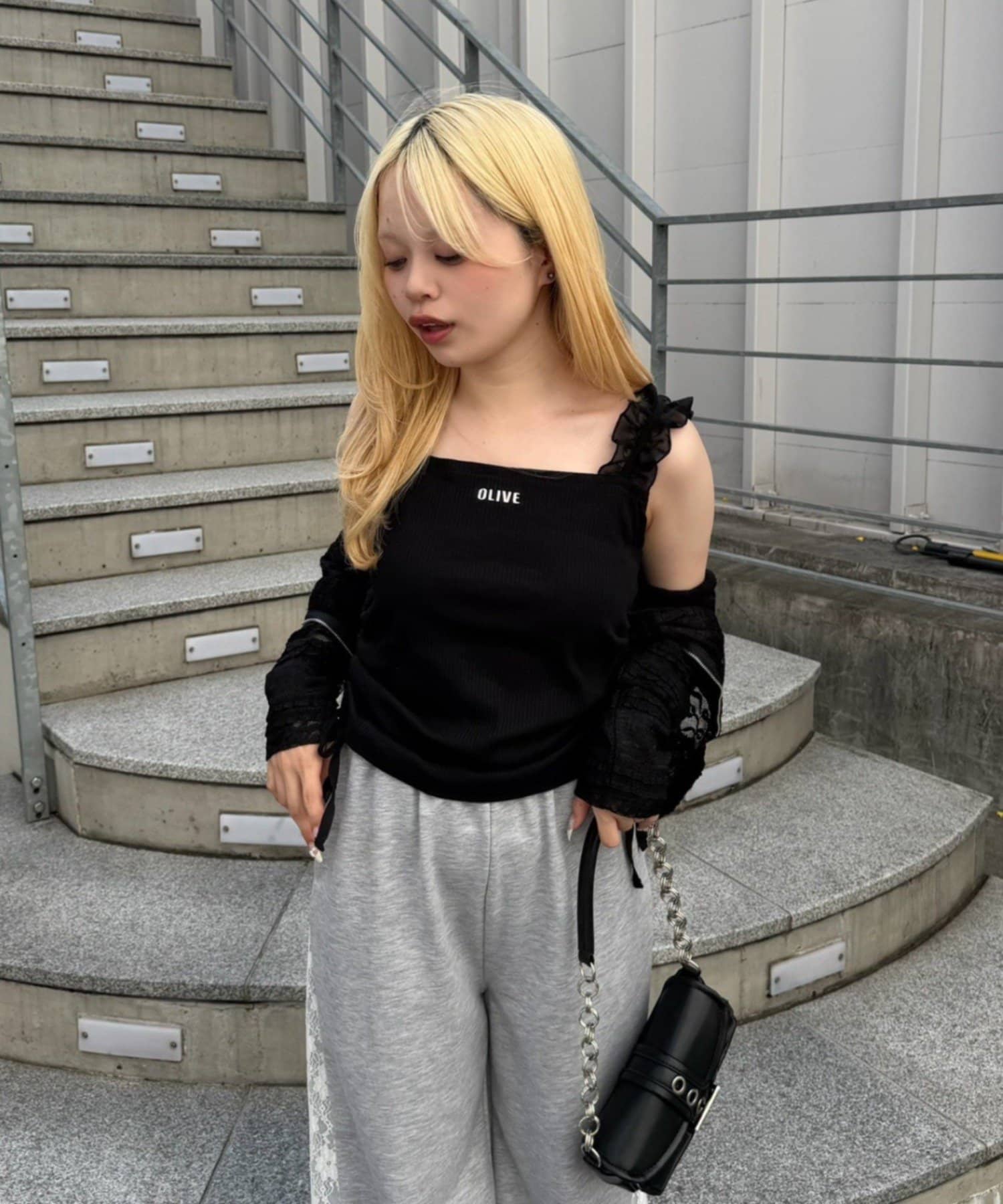 NICE CLAUP / OLIVE des OLIVE OUTLET(ナイスクラップ  / オリーブ デ オリーブ アウトレット) 【ANOTHER BRANCH】ドロストフリルキャミソール