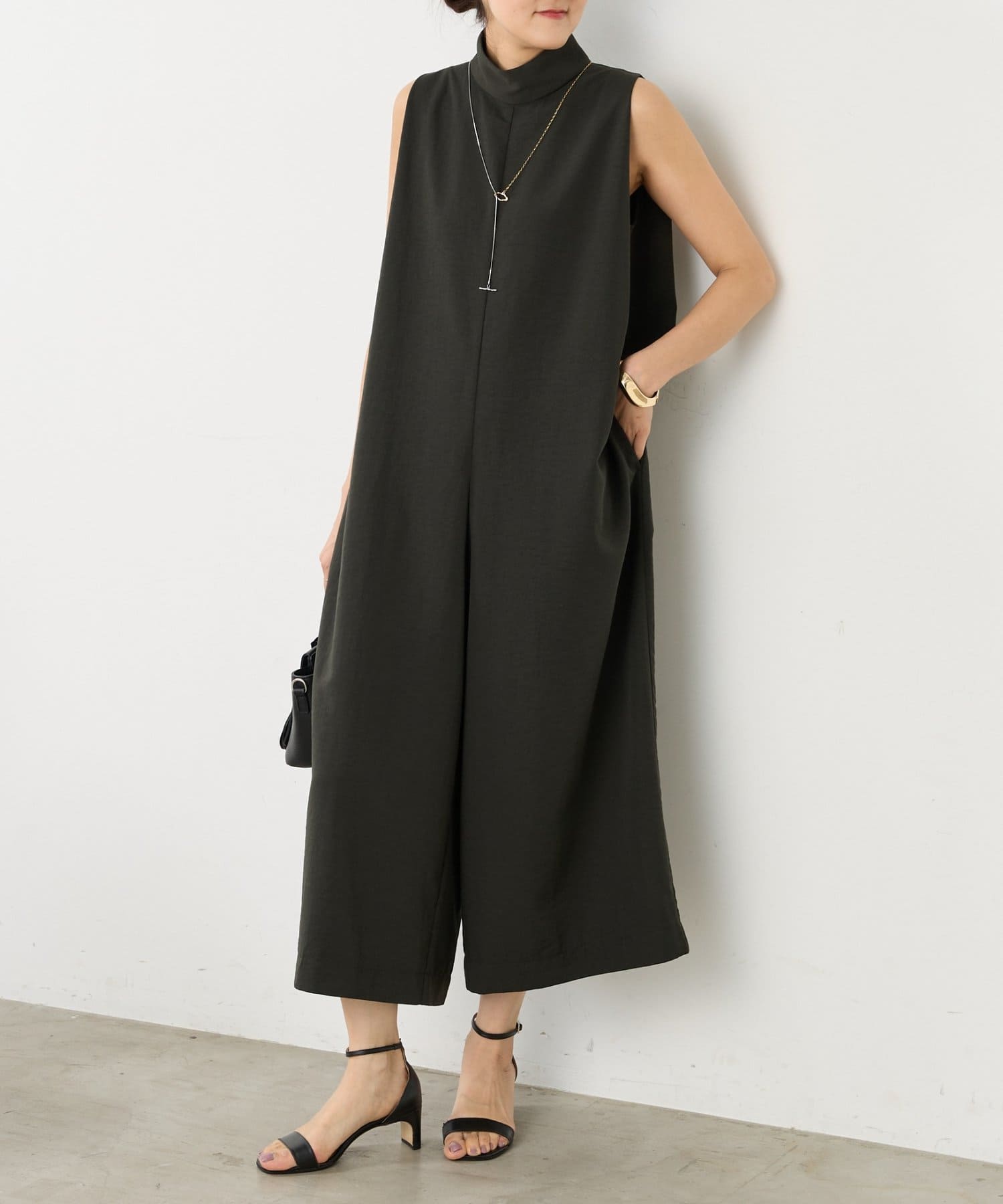 BEARDSLEY(ビアズリー) 《3/28(土)12時予約開始》ハイネックオールインワン《LIVETART》