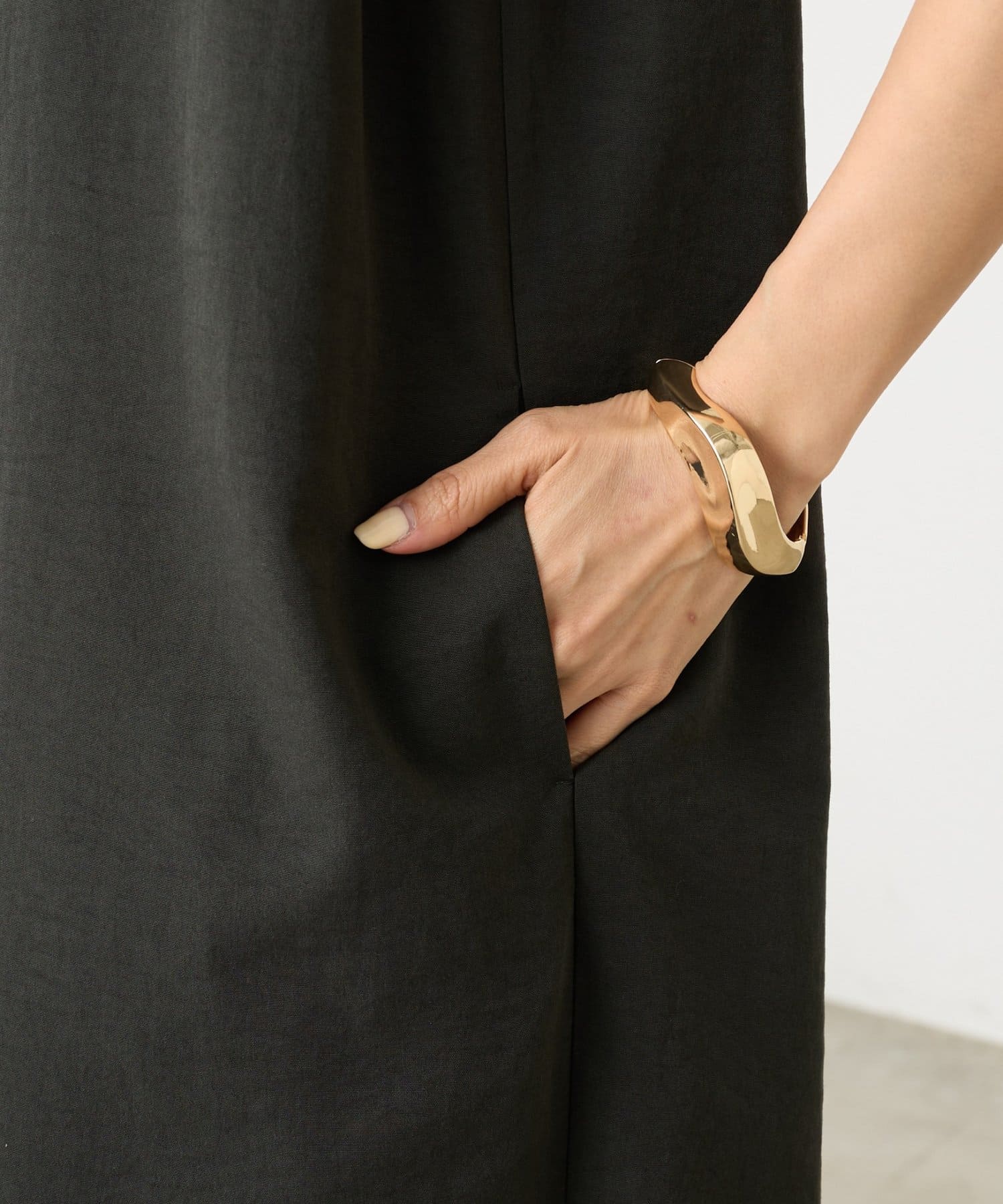 BEARDSLEY(ビアズリー) 《3/28(土)12時予約開始》ハイネックオールインワン《LIVETART》