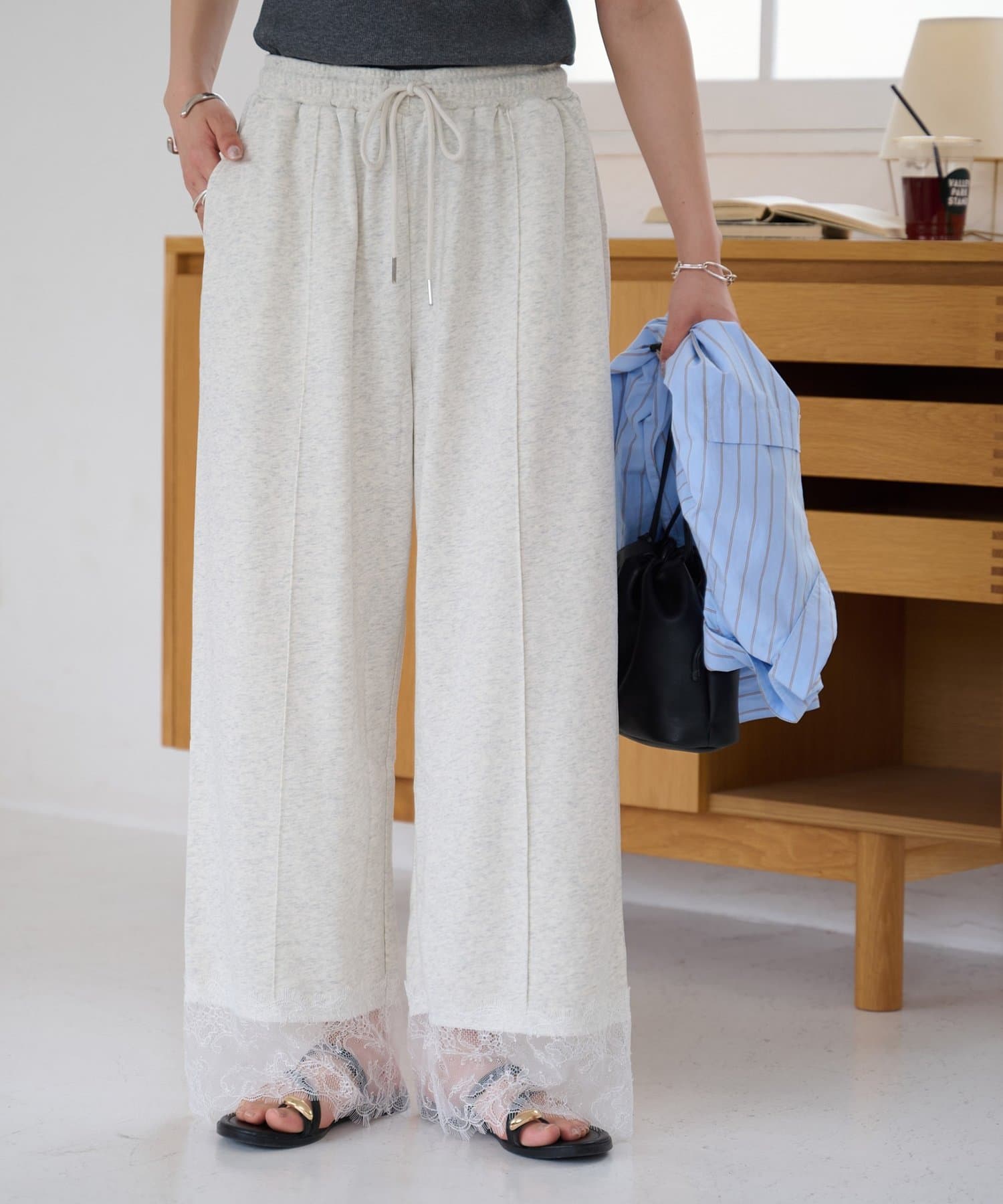 DISCOAT(ディスコート) 裾レース裏毛パンツ