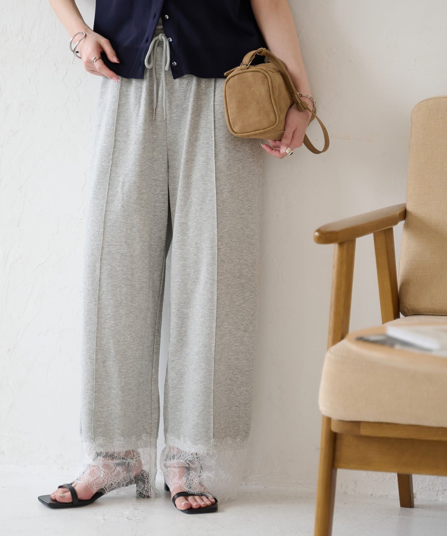 DISCOAT(ディスコート) 裾レース裏毛パンツ