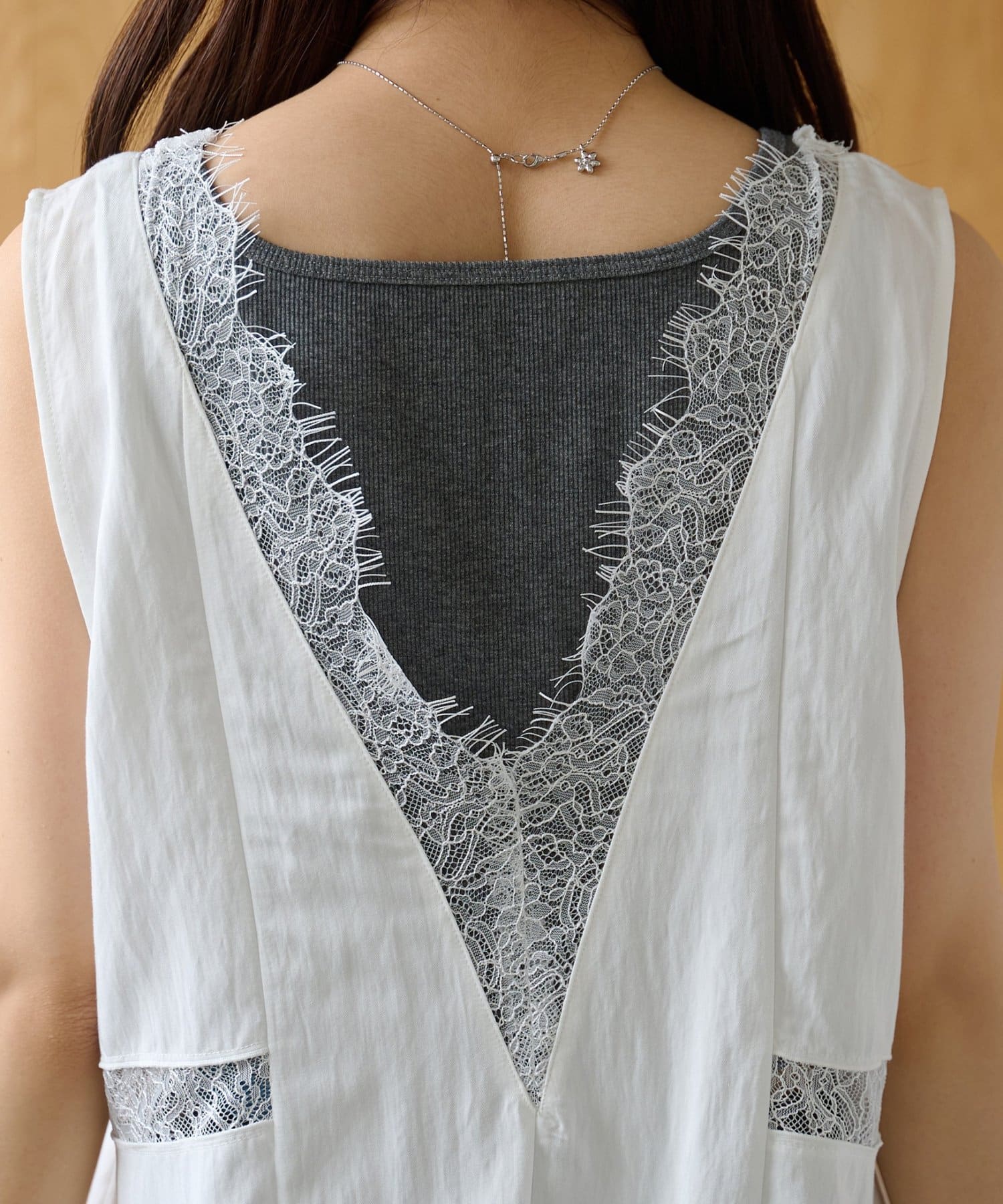 DISCOAT(ディスコート) サテンレース使いベスト