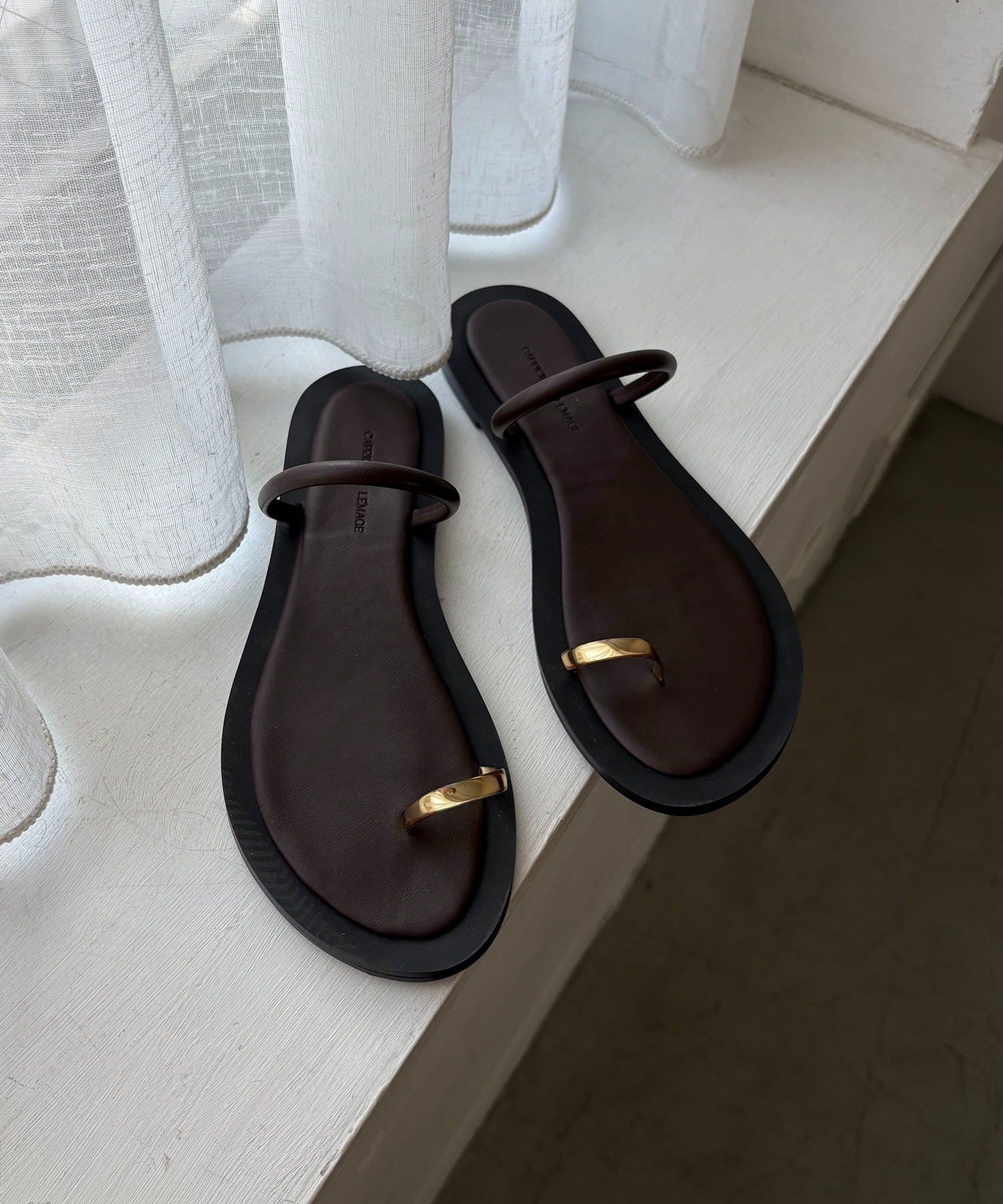 CAPRICIEUX LE'MAGE(カプリシュレマージュ) GOLDストラップサンダル