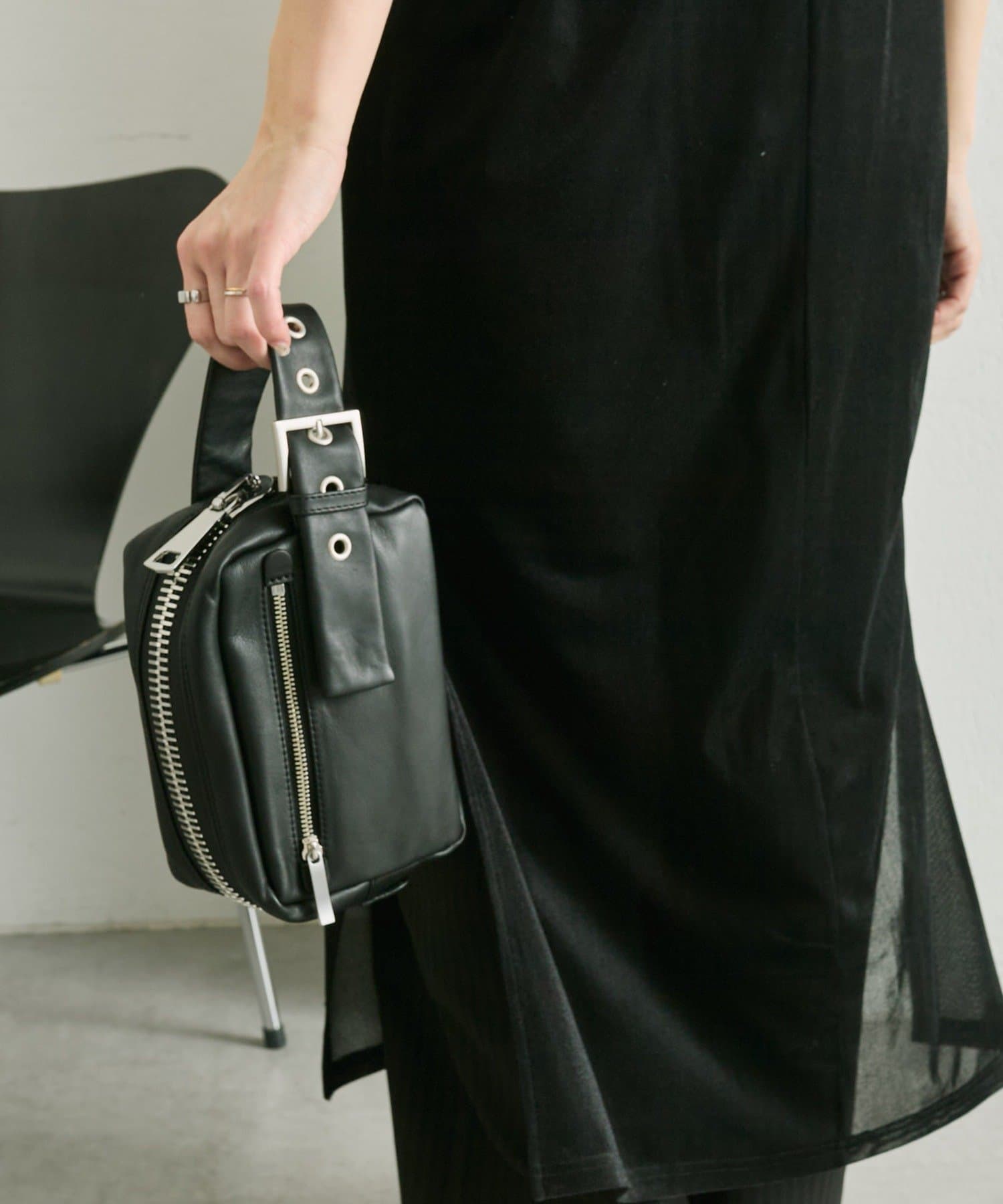 ear PAPILLONNER(イア パピヨネ) 【kawa-kawa(カワカワ)】NO1541 deka-chuckワンハンドミニバッグ