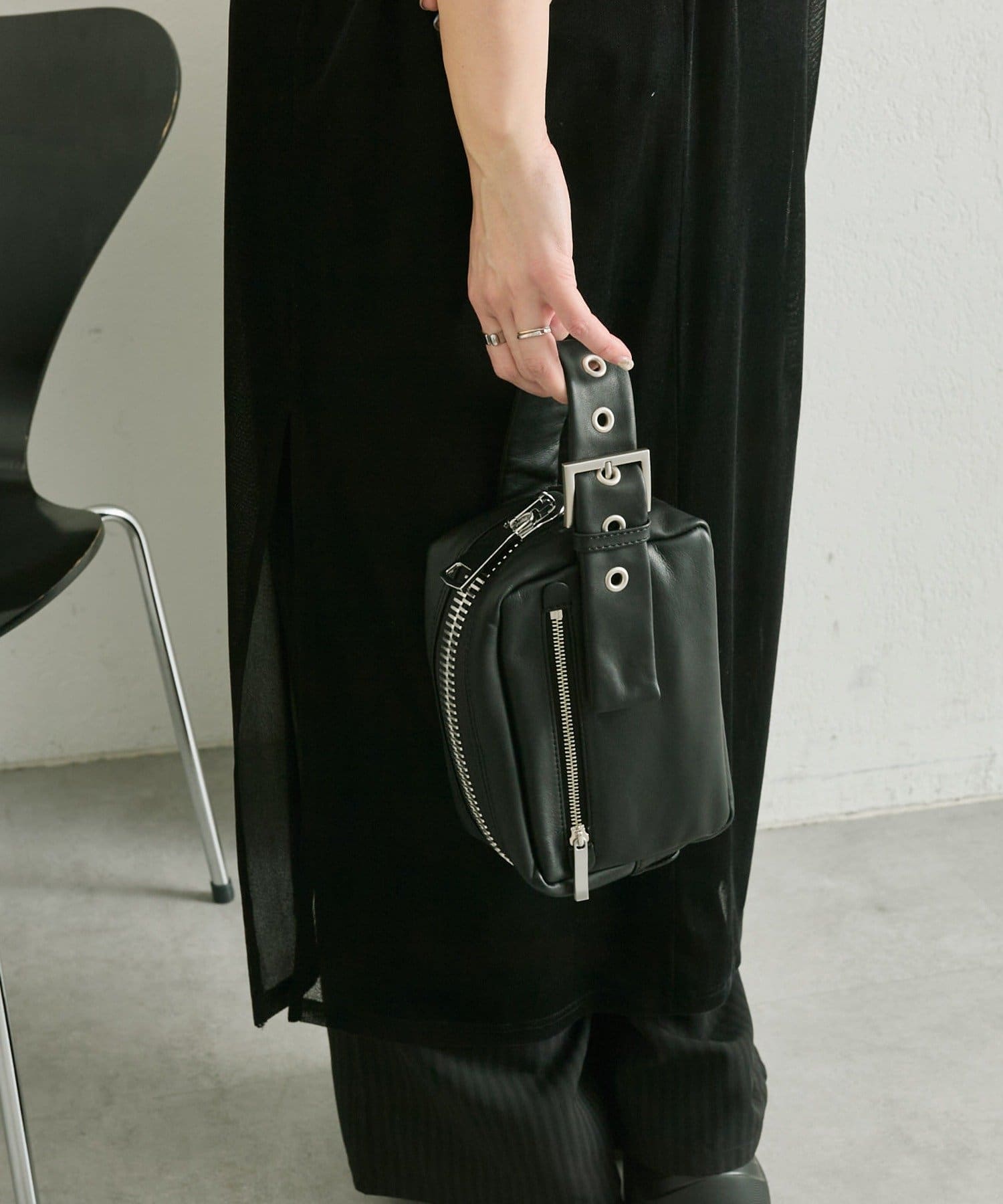 ear PAPILLONNER(イア パピヨネ) 【kawa-kawa(カワカワ)】NO1541 deka-chuckワンハンドミニバッグ