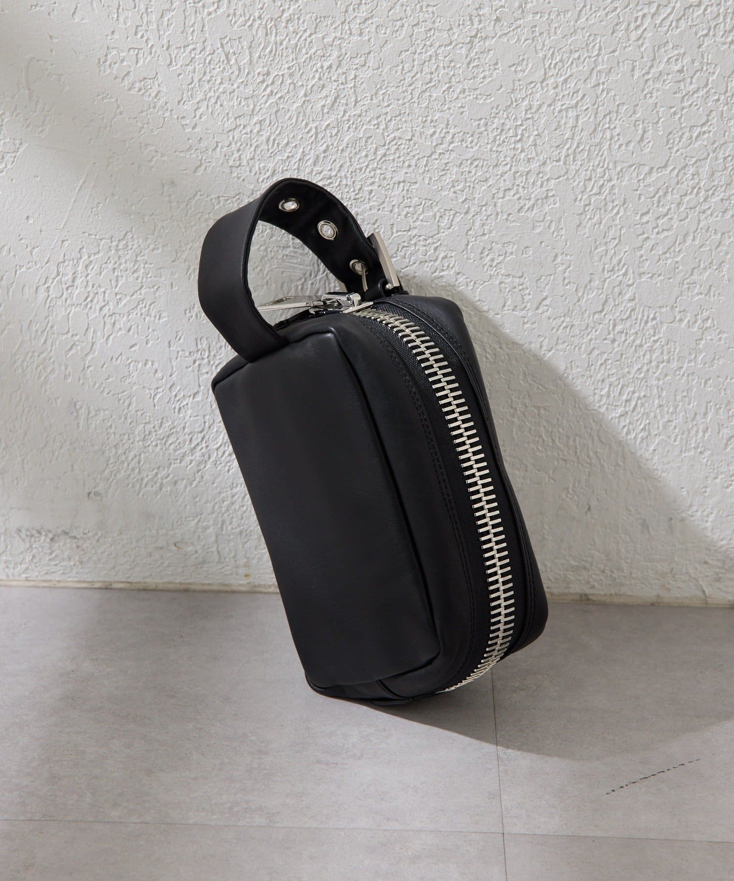 ear PAPILLONNER(イア パピヨネ) 【kawa-kawa(カワカワ)】NO1541 deka-chuckワンハンドミニバッグ