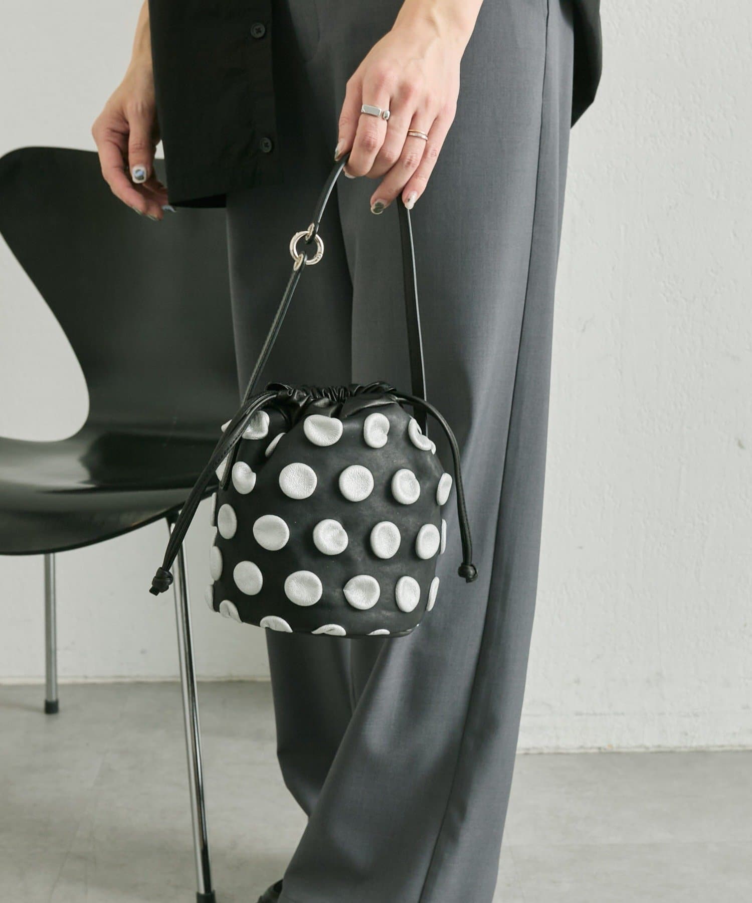 ear PAPILLONNER(イア パピヨネ) 【kawa-kawa(カワカワ)】NO1551 putsu putsuポシェットバッグ