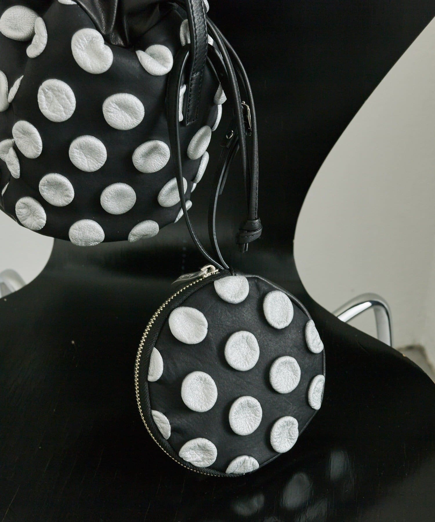 ear PAPILLONNER(イア パピヨネ) 【kawa-kawa(カワカワ)】NO1552 putsu putsuポーチ