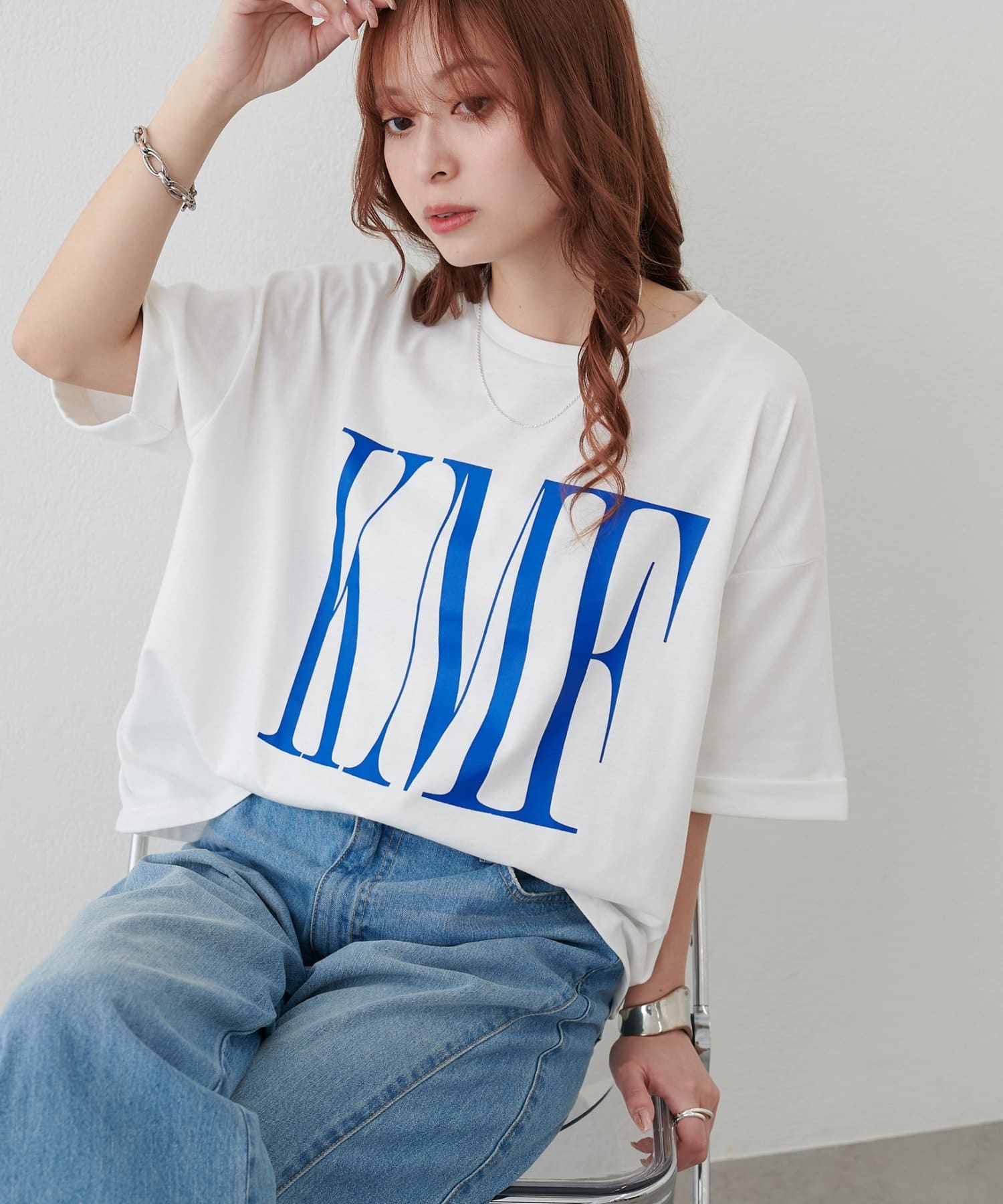 DISCOAT(ディスコート) 【WEB限定】ショート丈ロゴ半袖Tシャツ