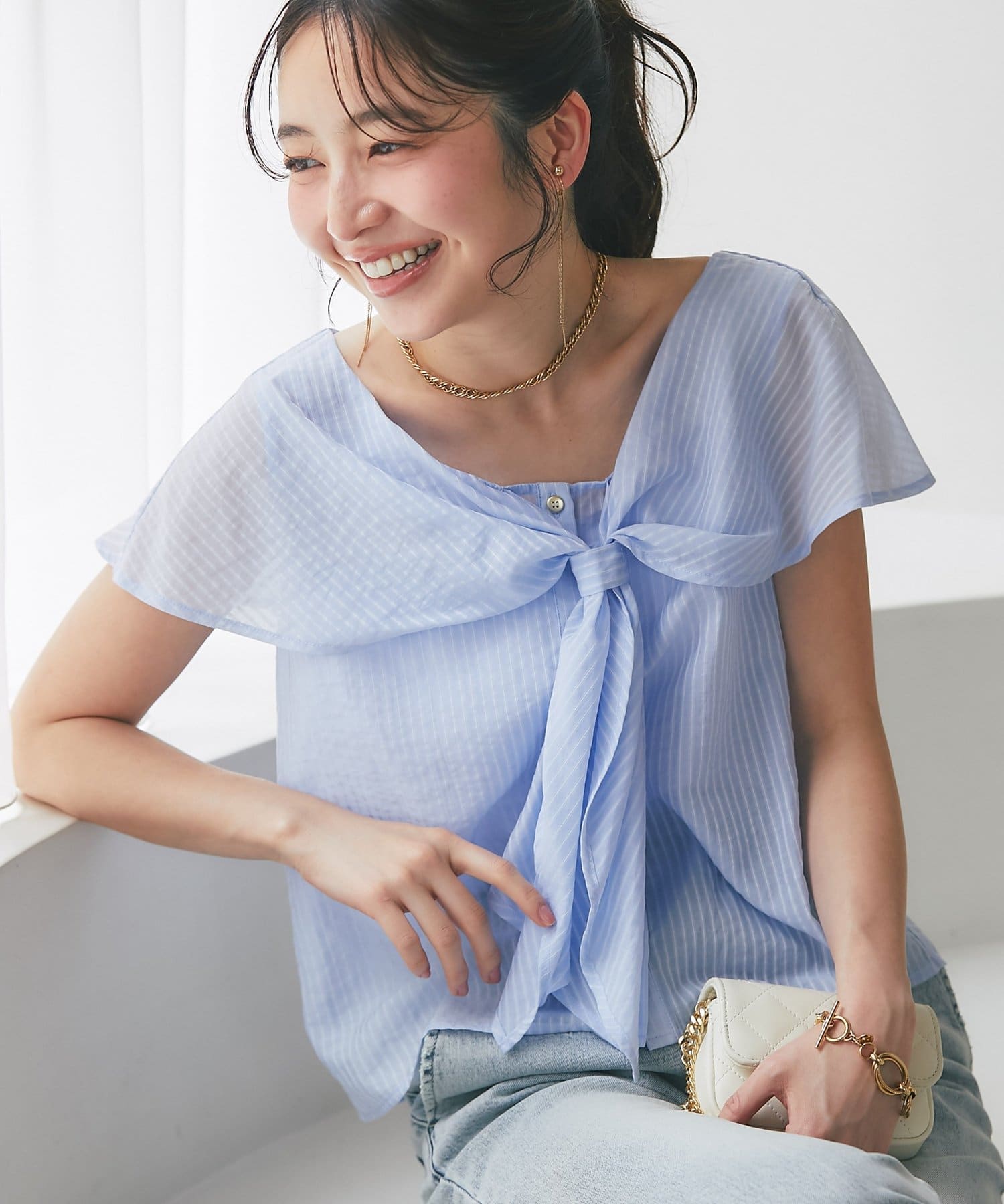 La boutique BonBon(ラブティックボンボン) フリルボウタイブラウス