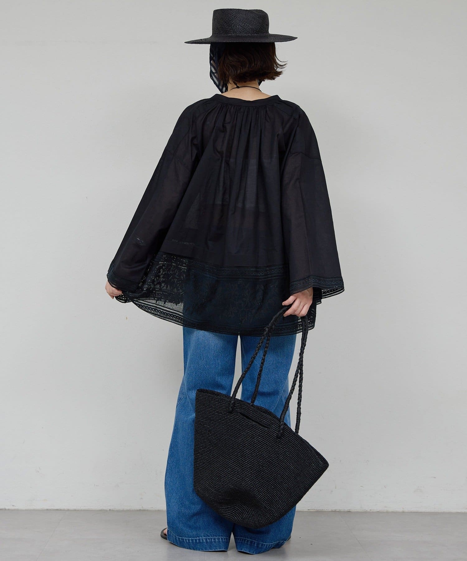 GALLARDAGALANTE(ガリャルダガランテ) 刺繍チャーチブラウス