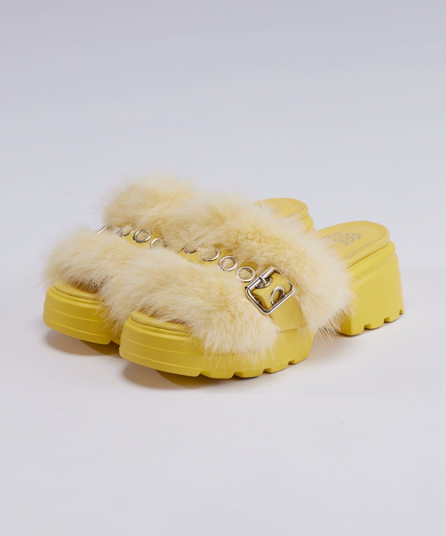 WHO’S WHO gallery(フーズフーギャラリー) ファーベルトサンダル