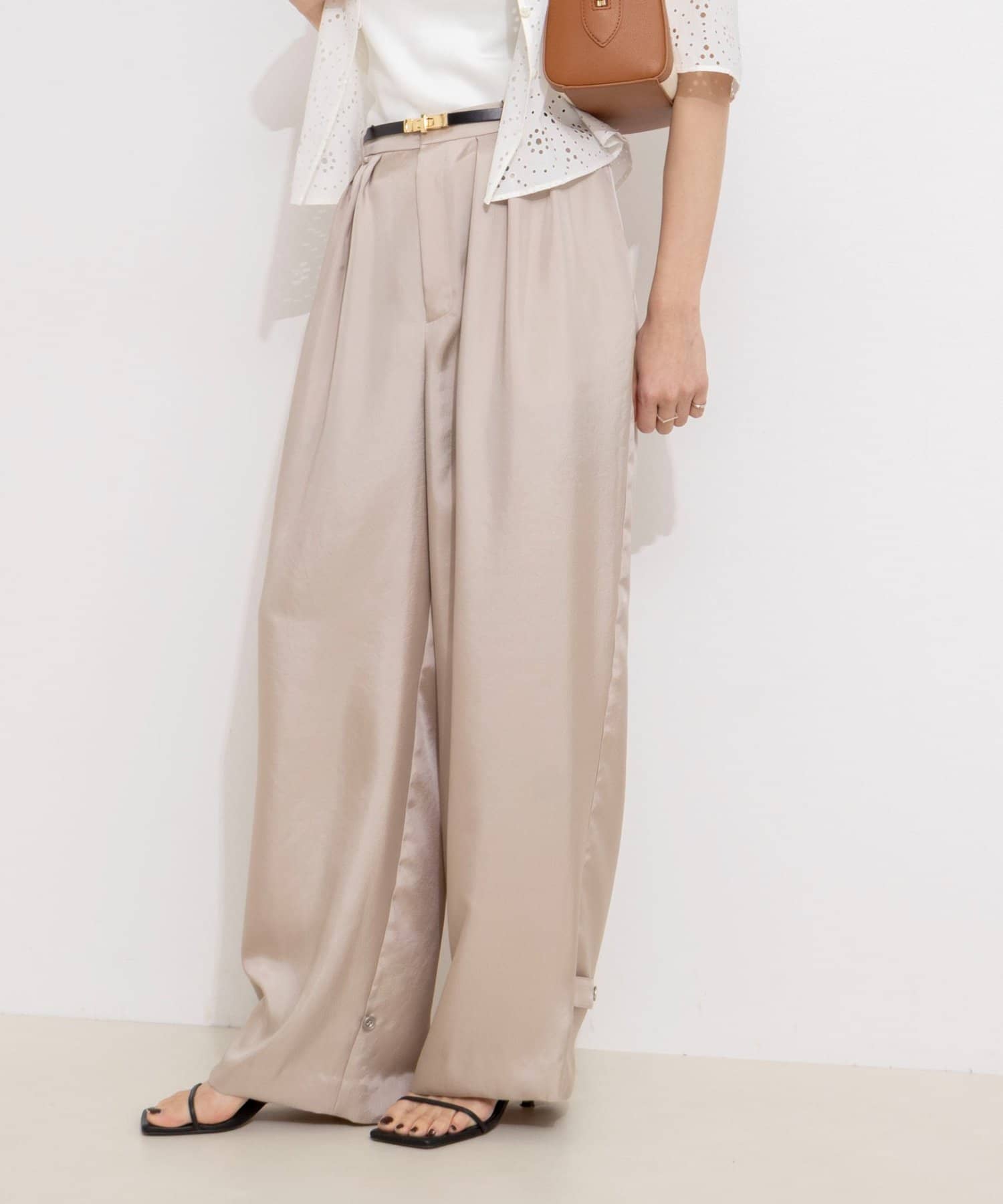 NOLLEY'S(ノーリーズ) 【一部店舗＆WEB限定カラー】ウォッシャブル高機能サテン裾タブ付きパンツ