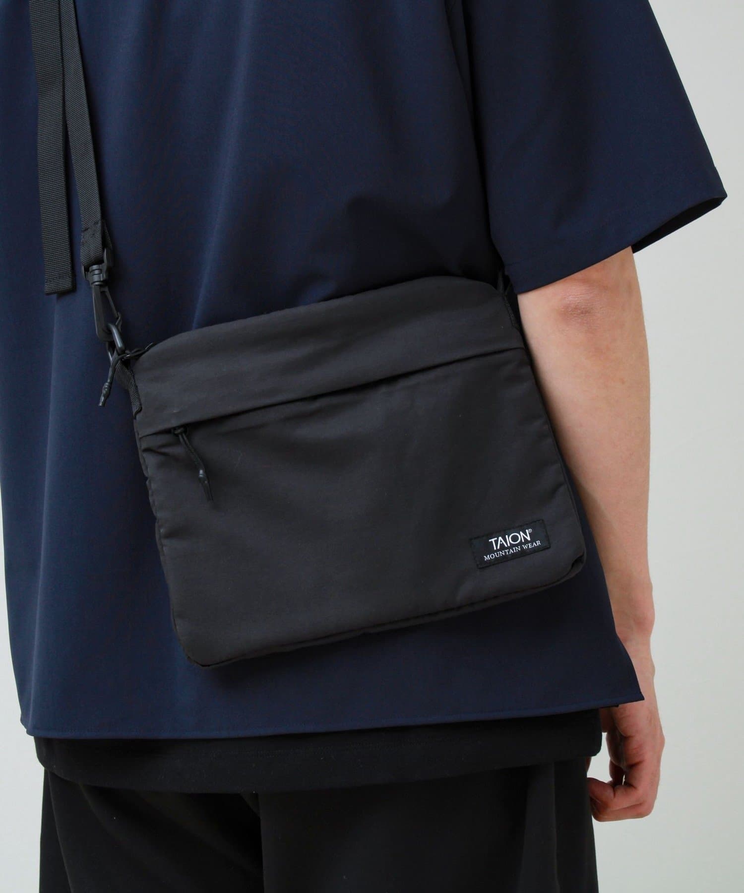 FREDY & GLOSTER(フレディ アンド グロスター) 【TAION / タイオン】MOUNTAIN SACOCHE