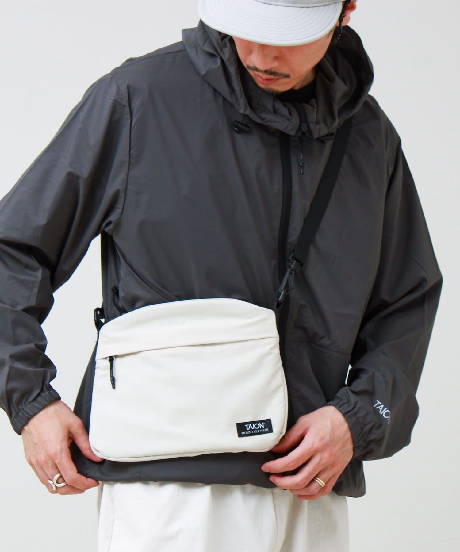 FREDY & GLOSTER(フレディ アンド グロスター) 【TAION / タイオン】MOUNTAIN SACOCHE