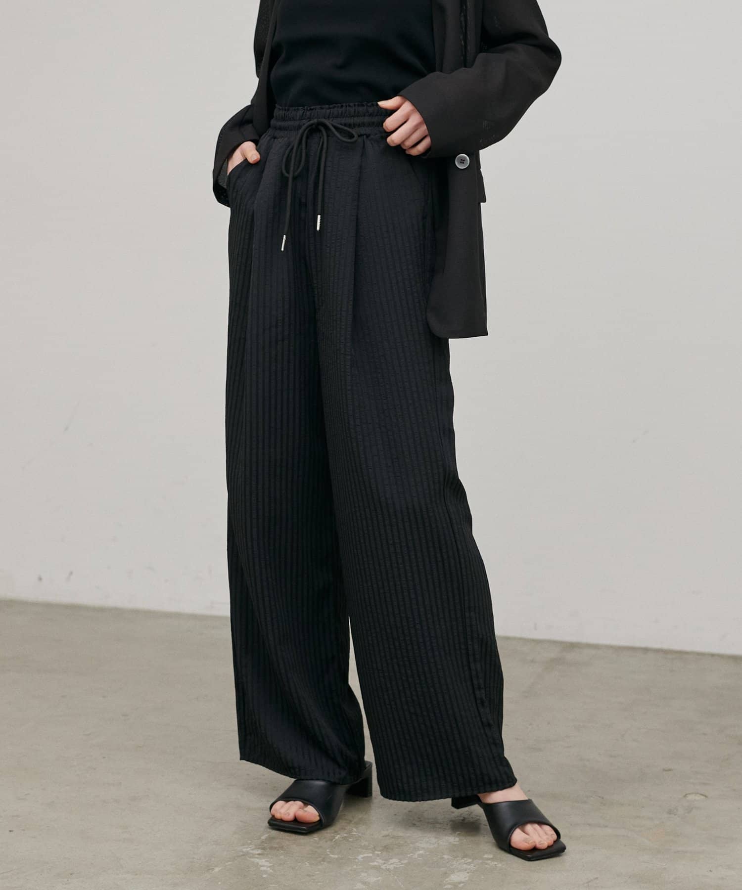 LARUTA(ラルータ) シアーサッカーストライプイージーパンツ