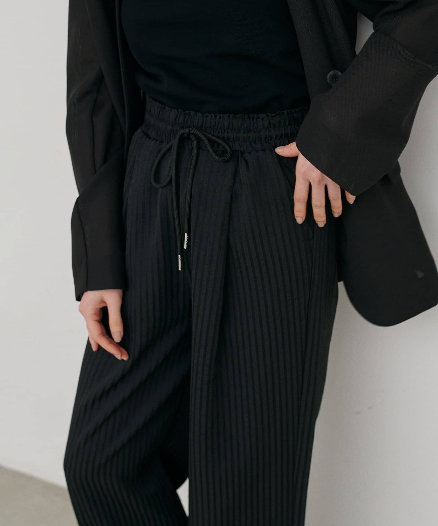 LARUTA(ラルータ) シアーサッカーストライプイージーパンツ