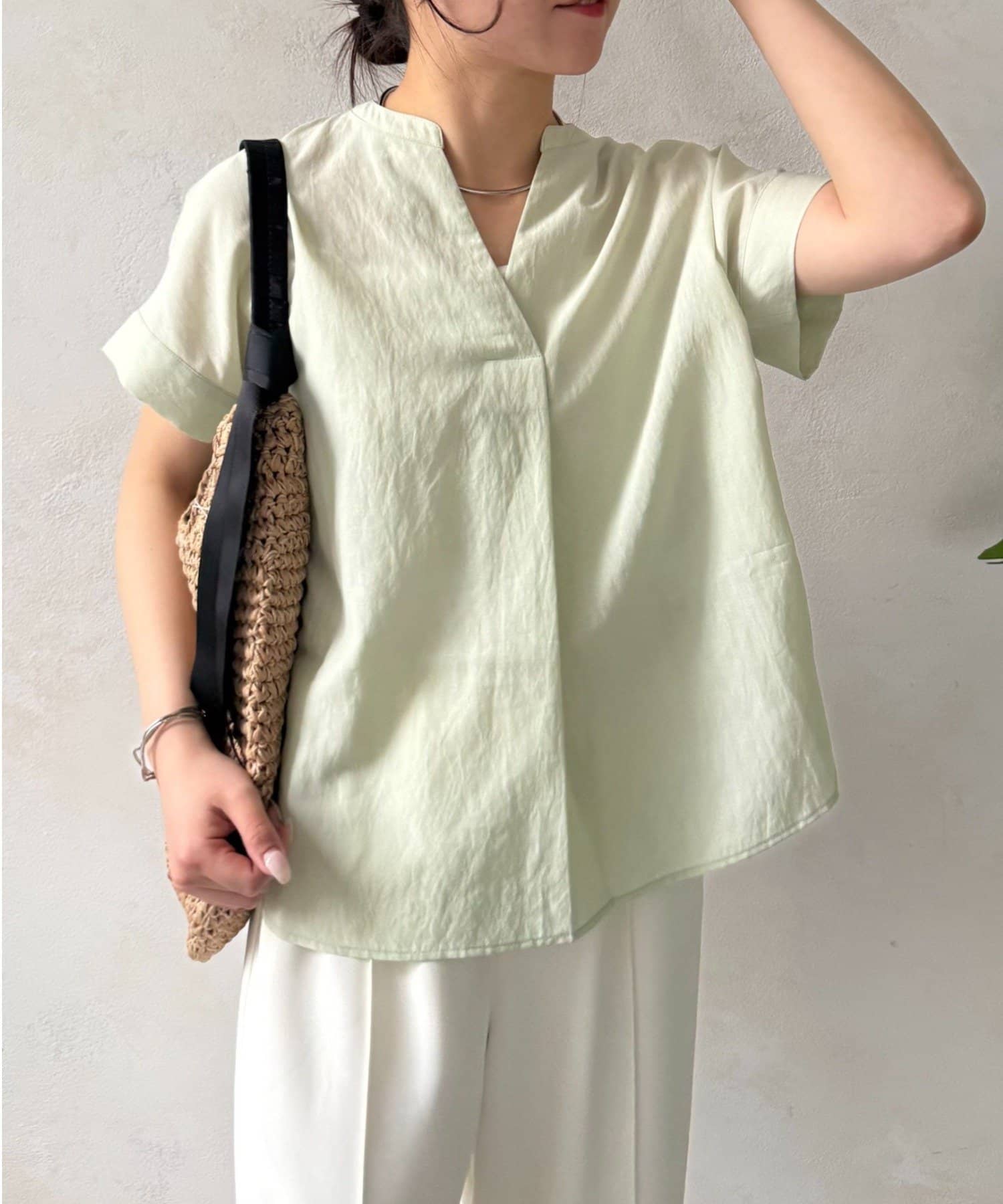 Jena　espace merveilleux(ジェナ　エスパスメルヴェイユ) フロントタックシアーブラウス