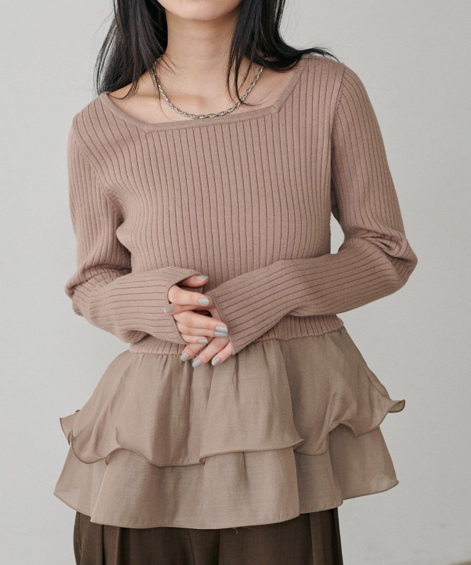 NICE CLAUP / OLIVE des OLIVE OUTLET(ナイスクラップ  / オリーブ デ オリーブ アウトレット) 【LARUTA】前後2WAYペプラムフリルニット