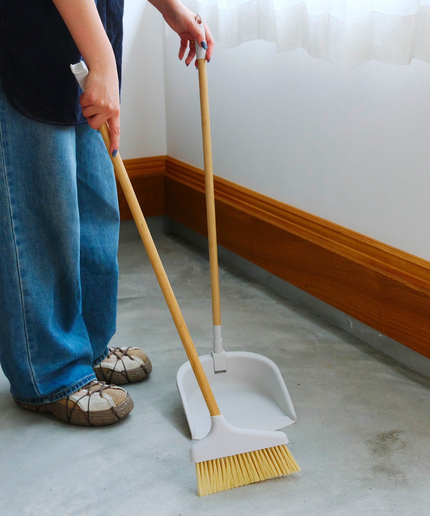 salut!(サリュ) スタンドほうきちりとりセット