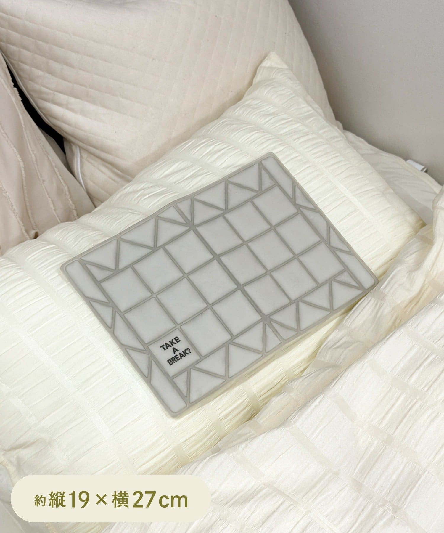 3COINS(スリーコインズ) 冷感ピロー