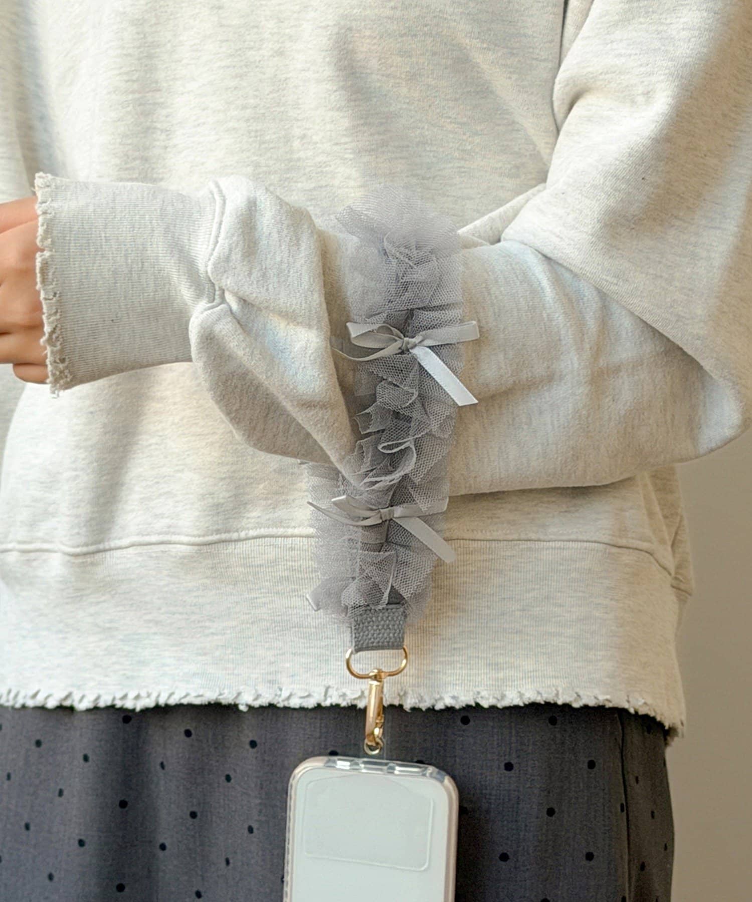 3COINS(スリーコインズ) リボンチュールハンドストラップ