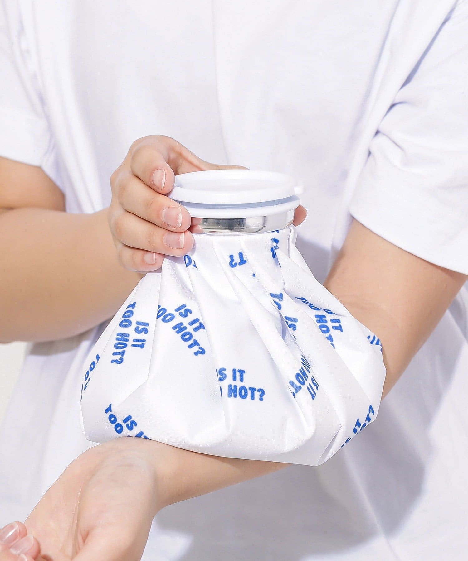 3COINS(スリーコインズ) 結露しにくい氷のう