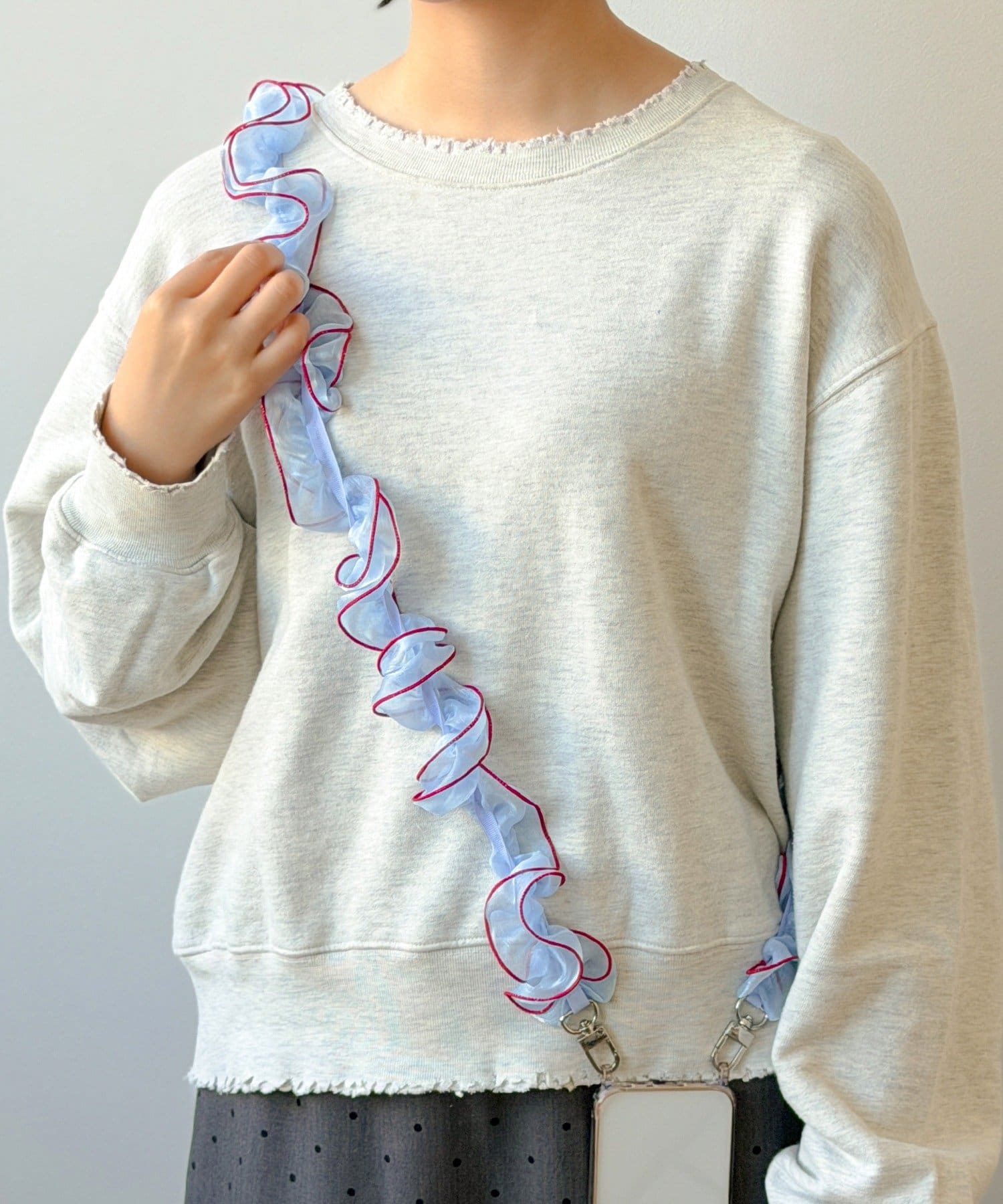 3COINS(スリーコインズ) オーガンジースマホショルダー