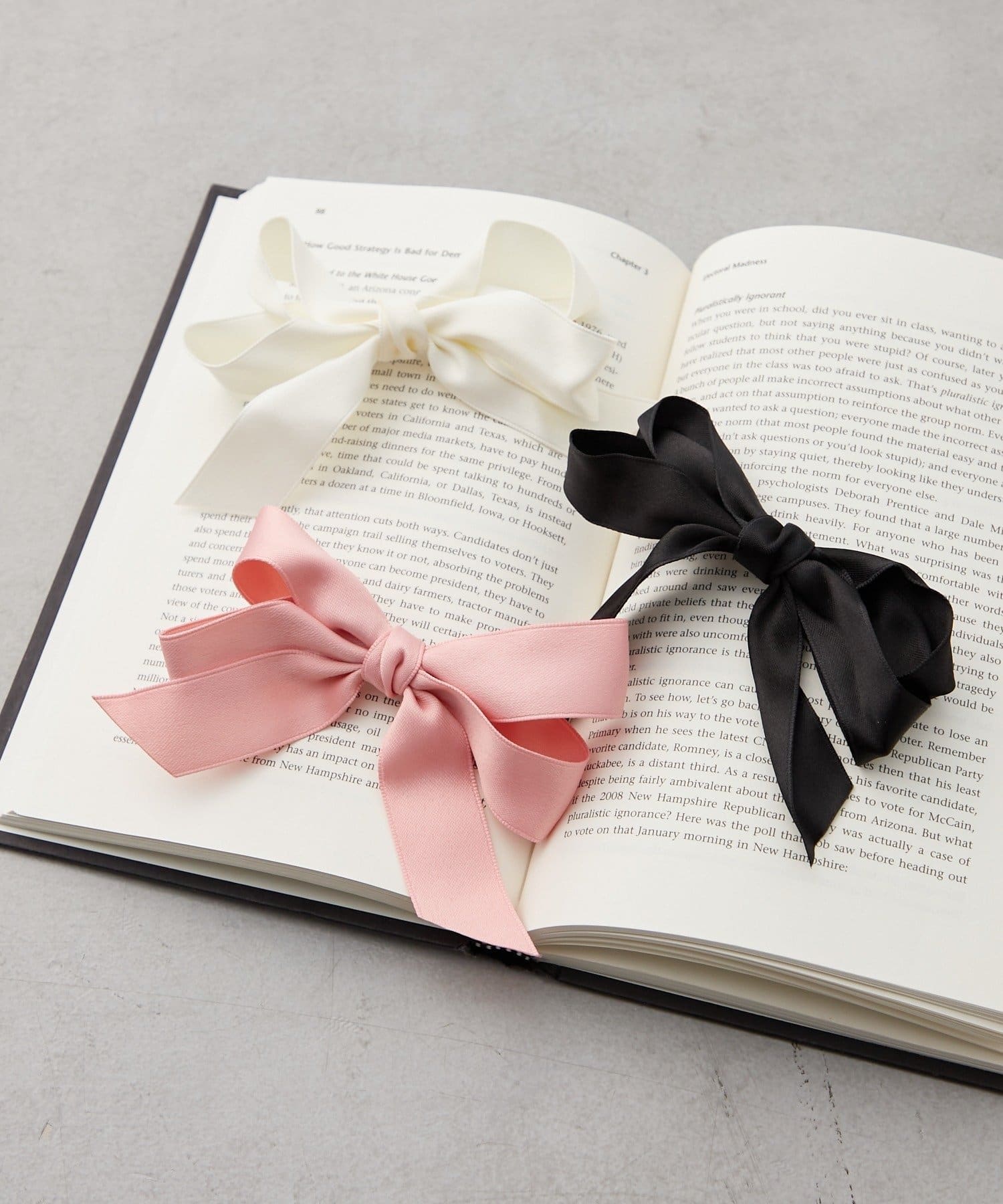 NICE CLAUP / OLIVE des OLIVE OUTLET(ナイスクラップ  / オリーブ デ オリーブ アウトレット) 【RMAF】2個セットリボンピン