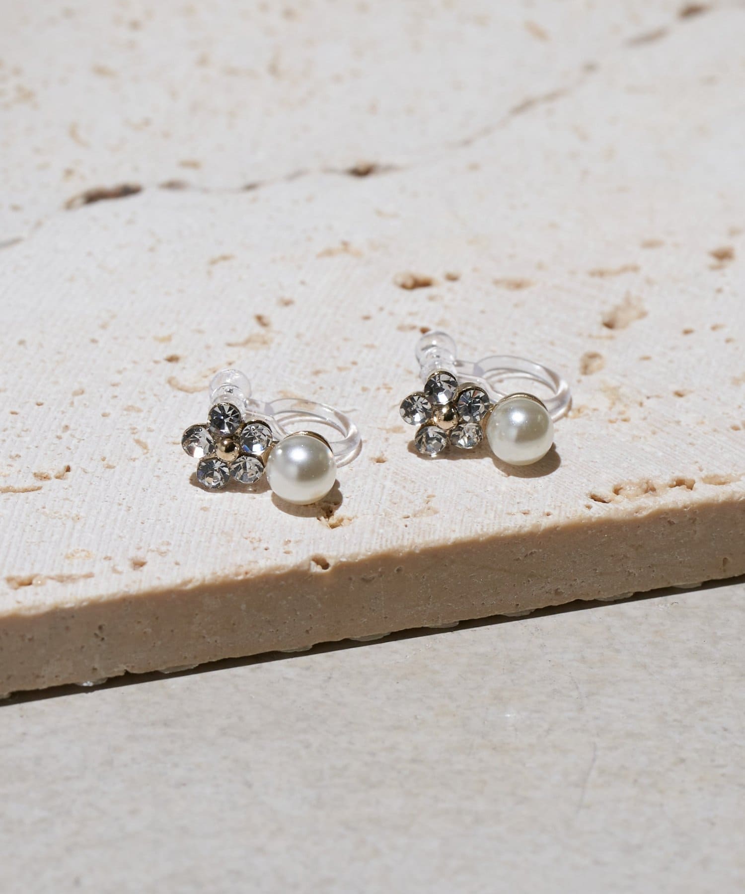 Lattice(ラティス) ＜樹脂＞フラワーパールイヤリング