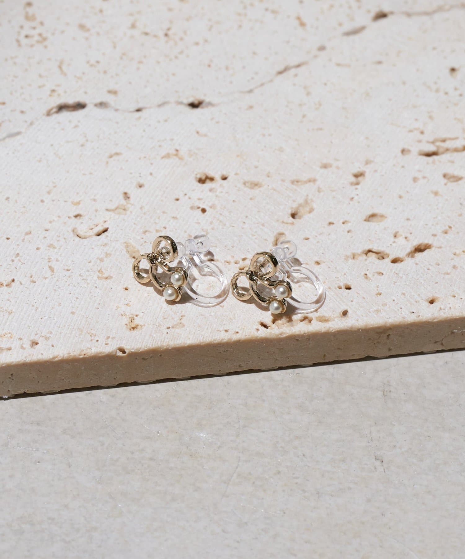 Lattice(ラティス) ＜樹脂＞リボンイヤリング