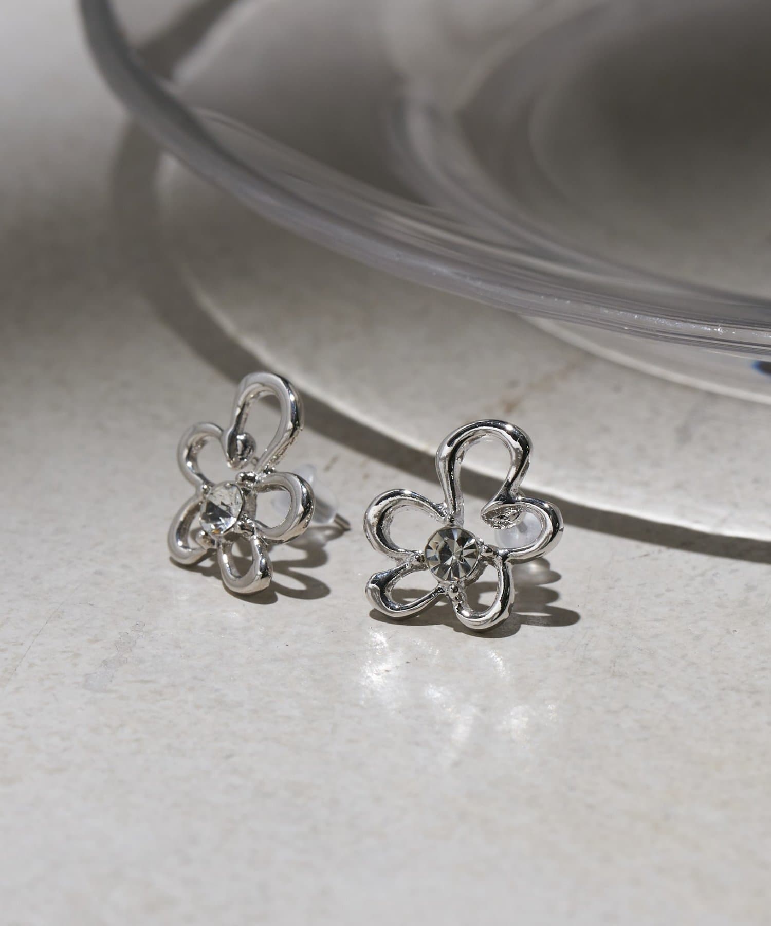 Lattice(ラティス) フラワーピアス