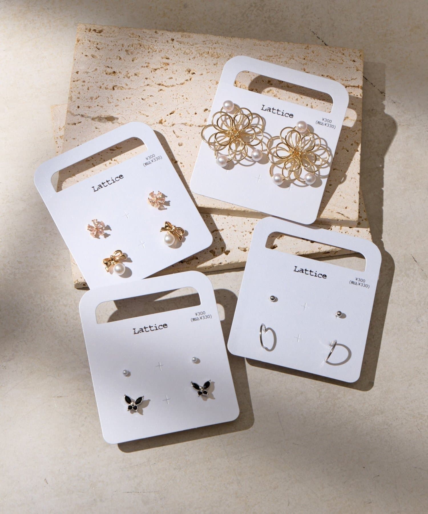 Lattice(ラティス) フラワーリボンピアスセット(4P)